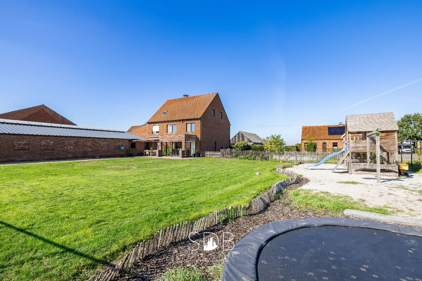 Hedendaagse woning met hippische accommodatie op 17.782m² foto 22