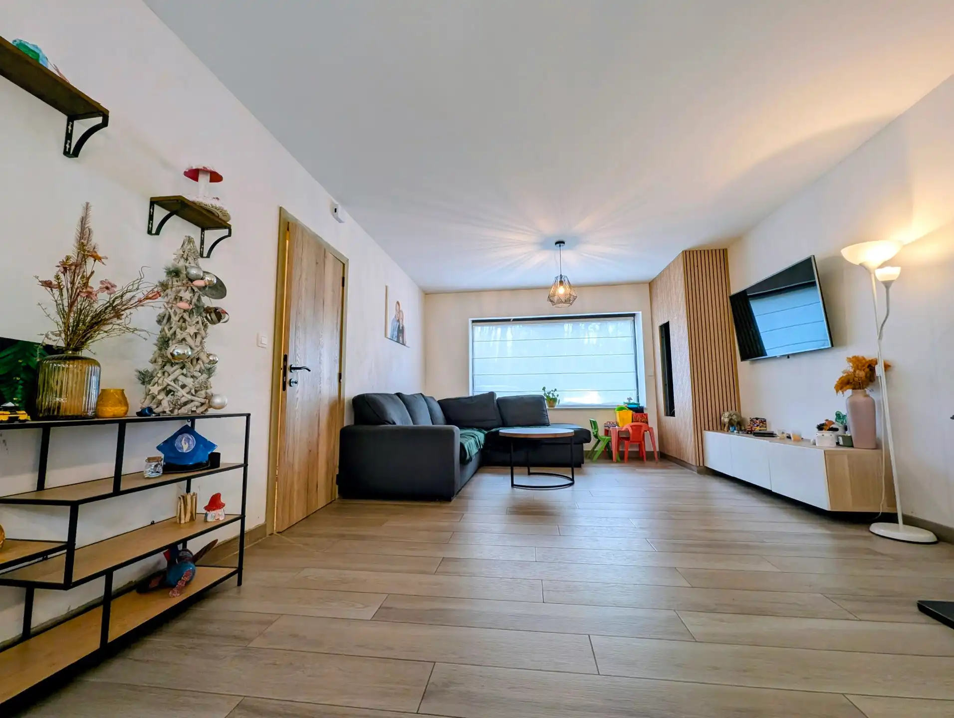 Huis te koop De Panne – Instapklaar, 4 slaapkamers, garage en zuidgerichte tuin (volledige renovatie 2023) foto 3