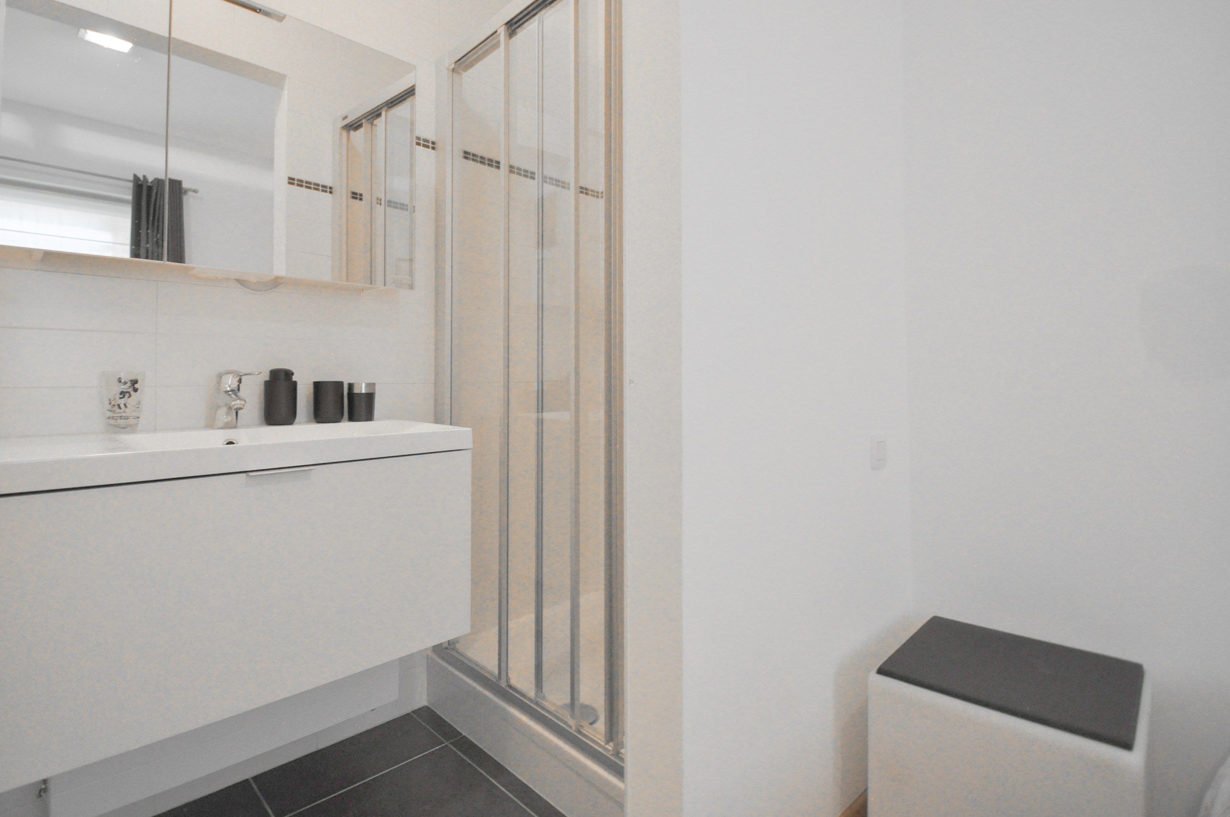 Instapklaar, centraal gelegen duplex appartement nabij de Dumortierlaan. foto 20