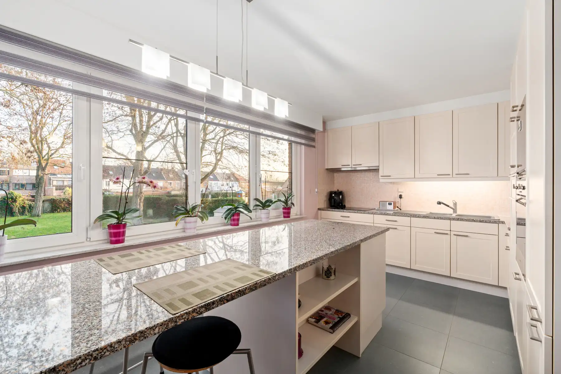 Woning met 2 ruime slaapkamers, een garage en tuin foto 7