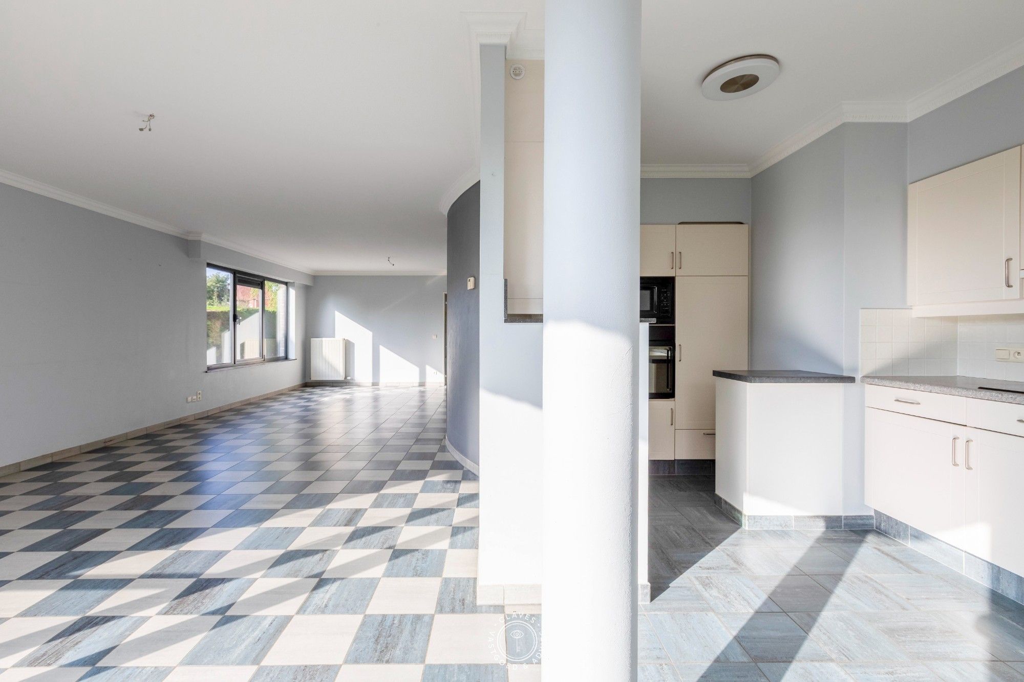 Ruim gelijkvloers appartement met drie slaapkamers foto 5