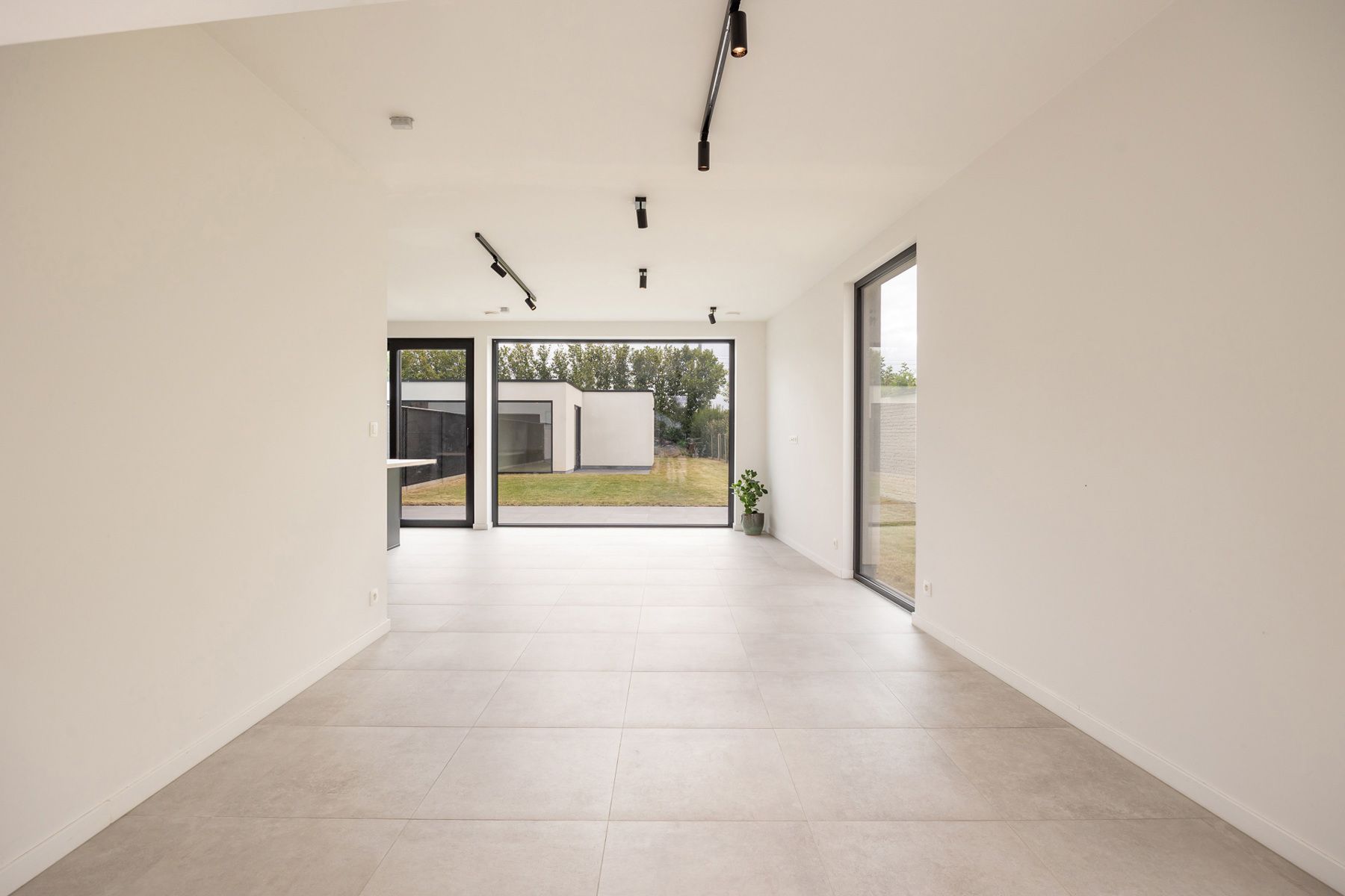 Prachtige, energiezuinige woning met poolhouse! foto 8