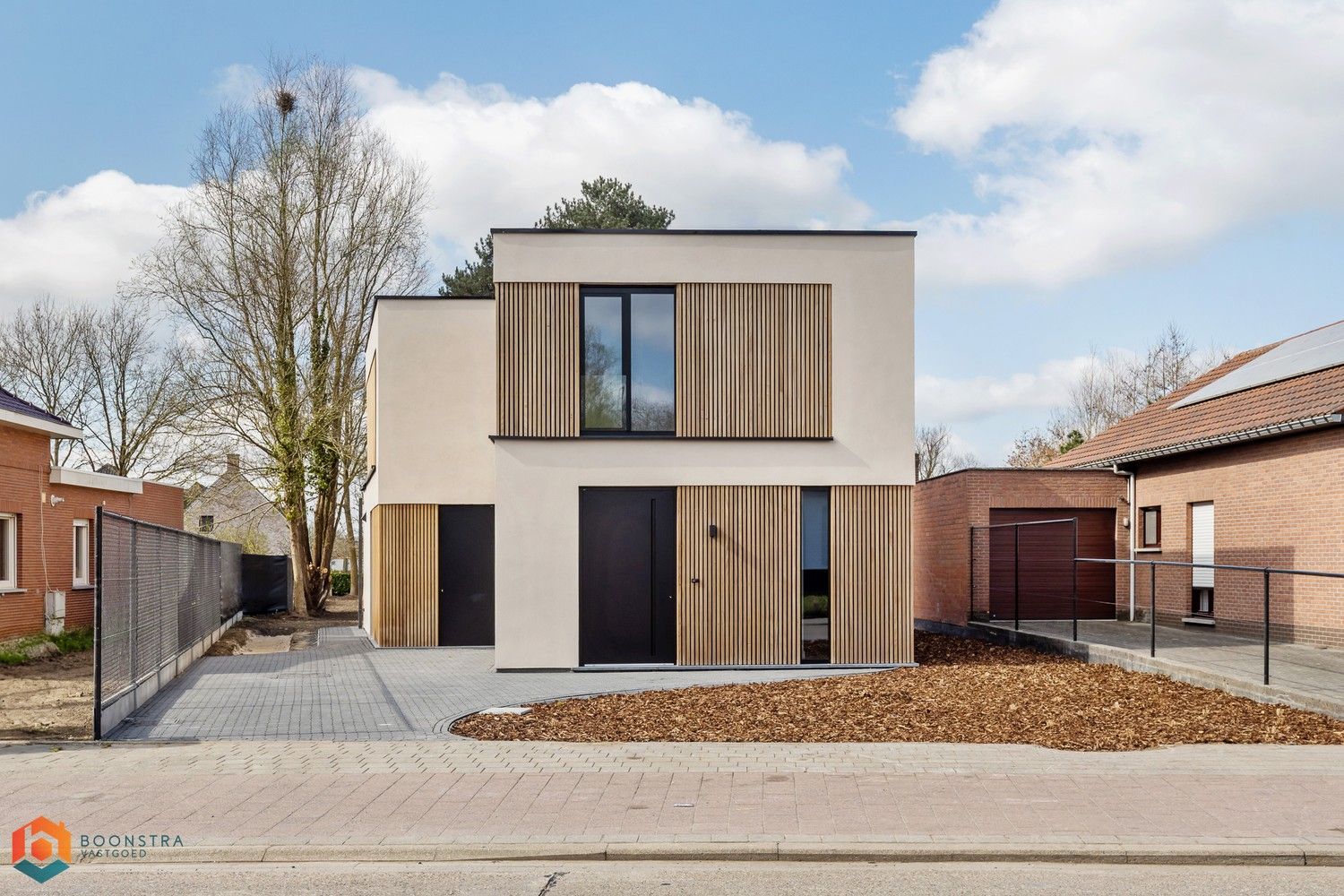 BEN villa met 4 slpkrs en ruime tuin aan 6% BTW foto {{pictureIndex}}