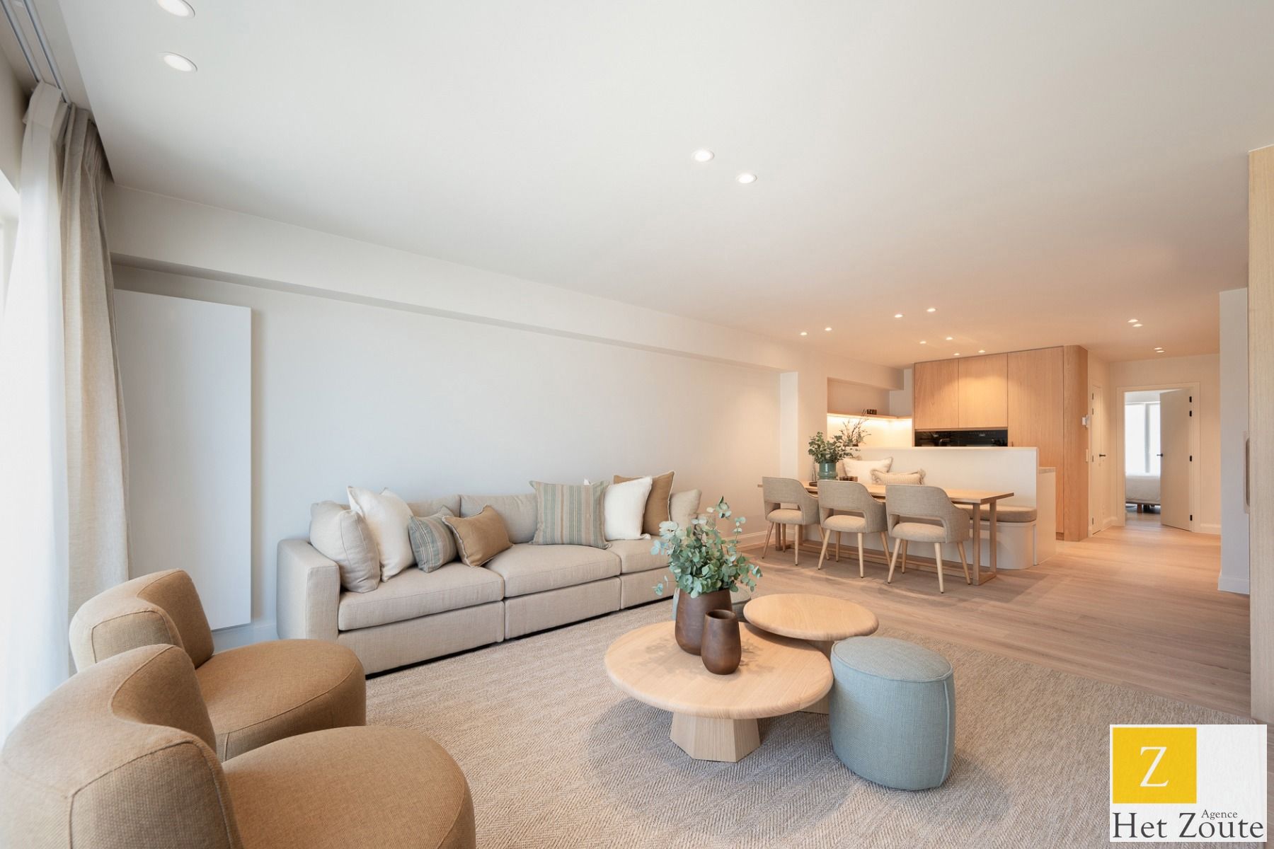 Gerenoveerd appartement op topligging met zeezicht foto {{pictureIndex}}