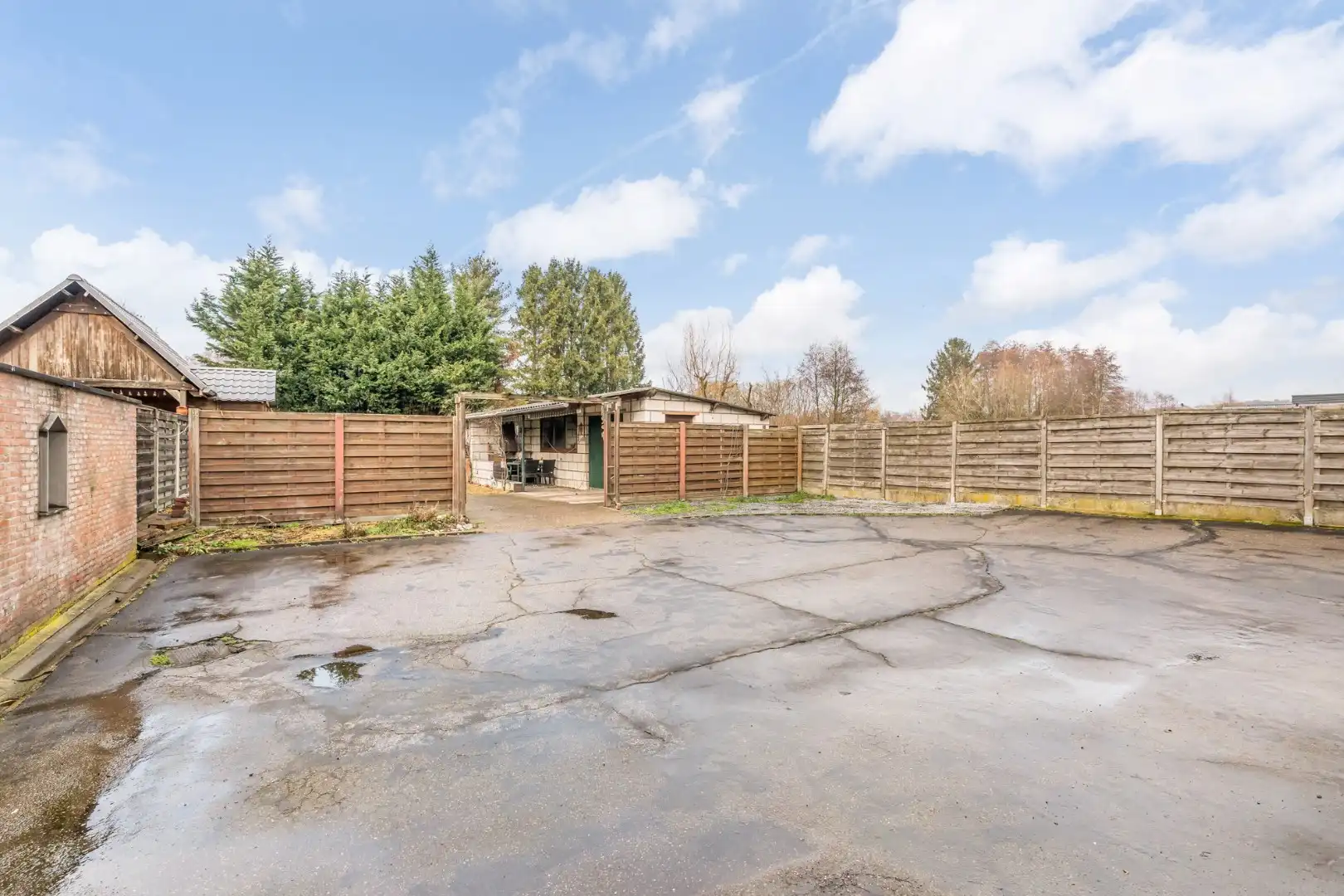 Halfvrijstaande woning op een perceel van 7a31ca, met aparte bureelruimte en inpandige garage! foto 19