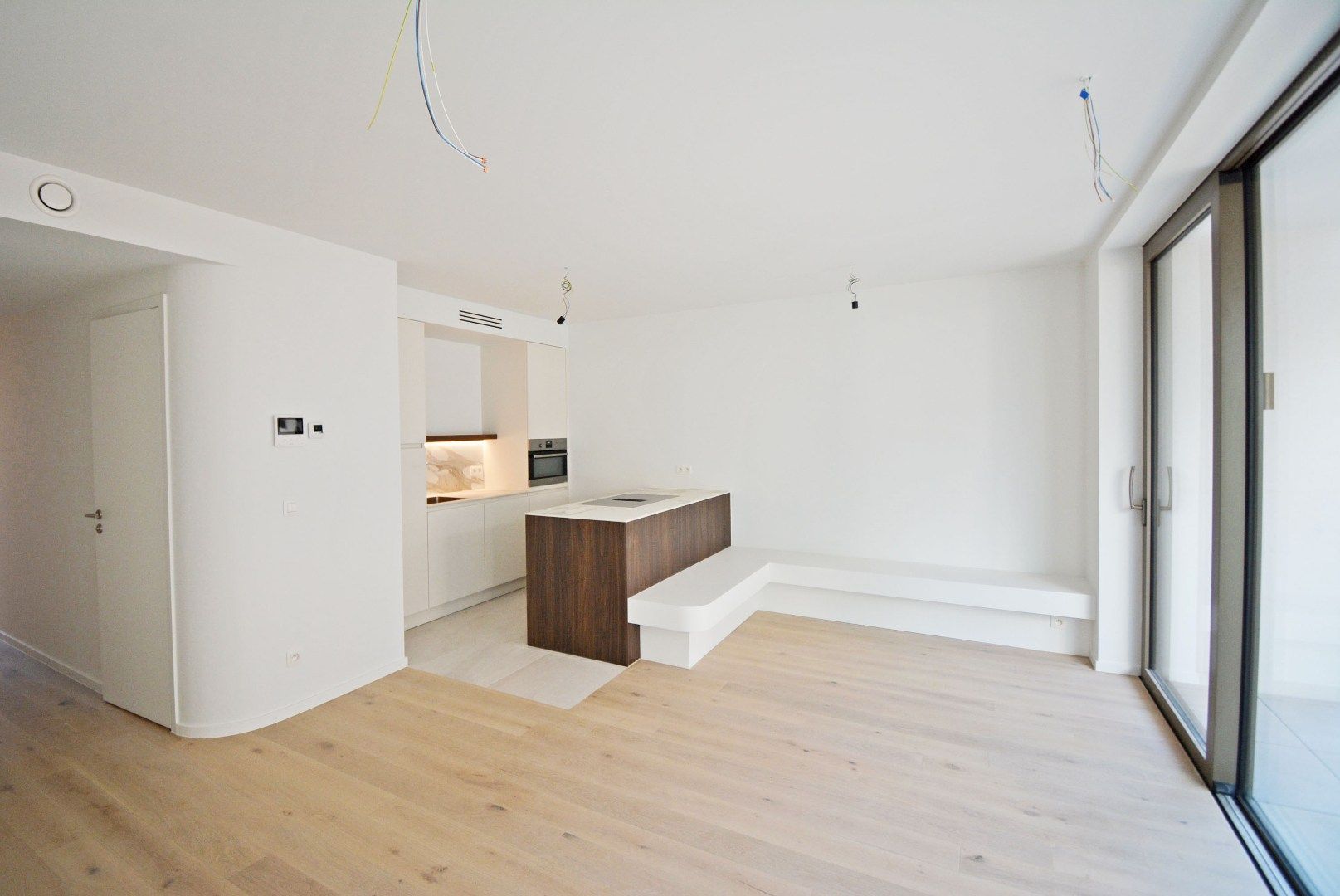 Luxueus nieuwbouwappartement te huur in hartje Knokke-Heist. foto {{pictureIndex}}