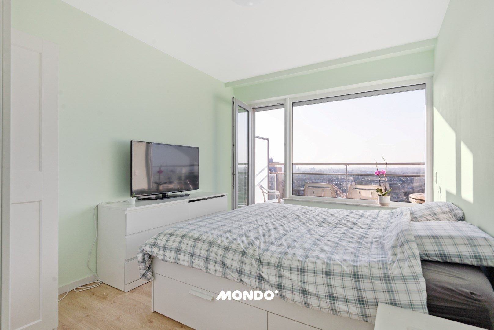 Gerenoveerd appartement met een mooi uitzicht! foto 9