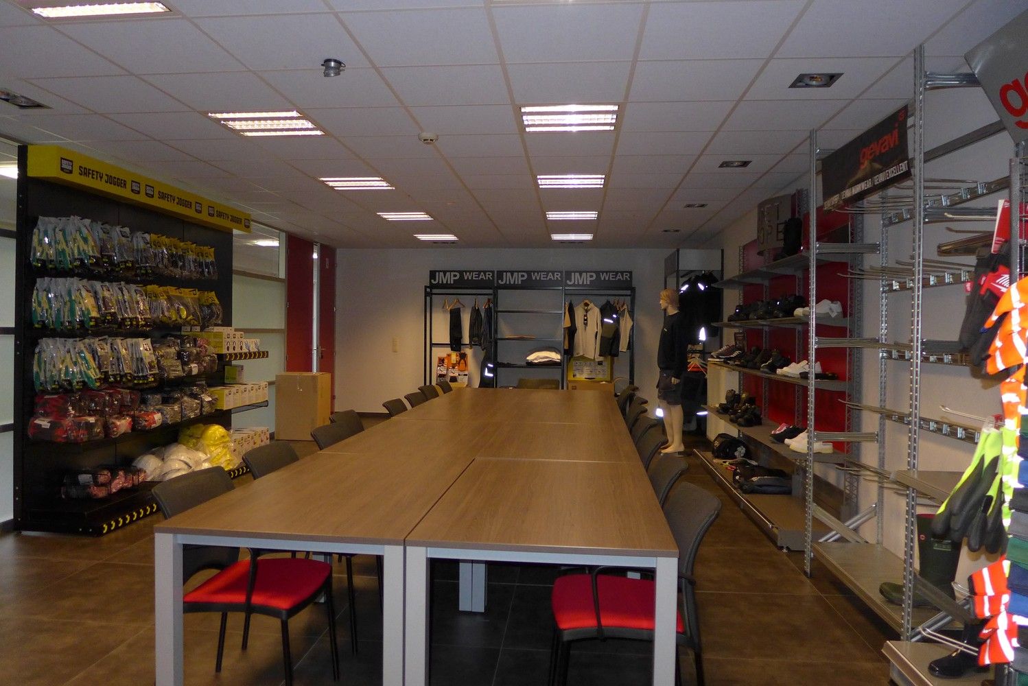 Bedrijfsgebouw +/- 1.397m² foto 15