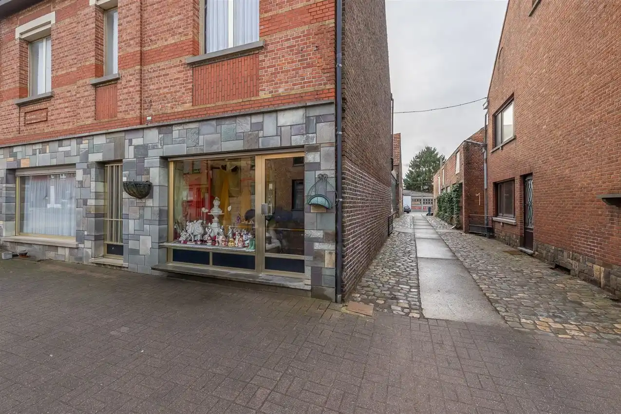 Woning met 3slk, tuintje en werkhuis foto 44