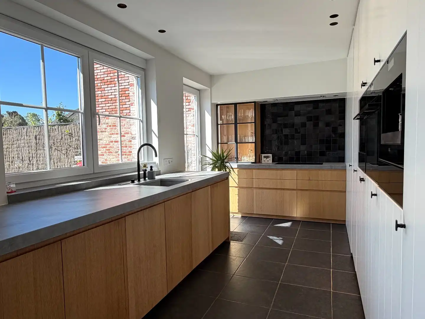 Prachtige woning met 3 slaapkamers, zonnepanelen en thuisbatterijen op rustige ligging! foto 10