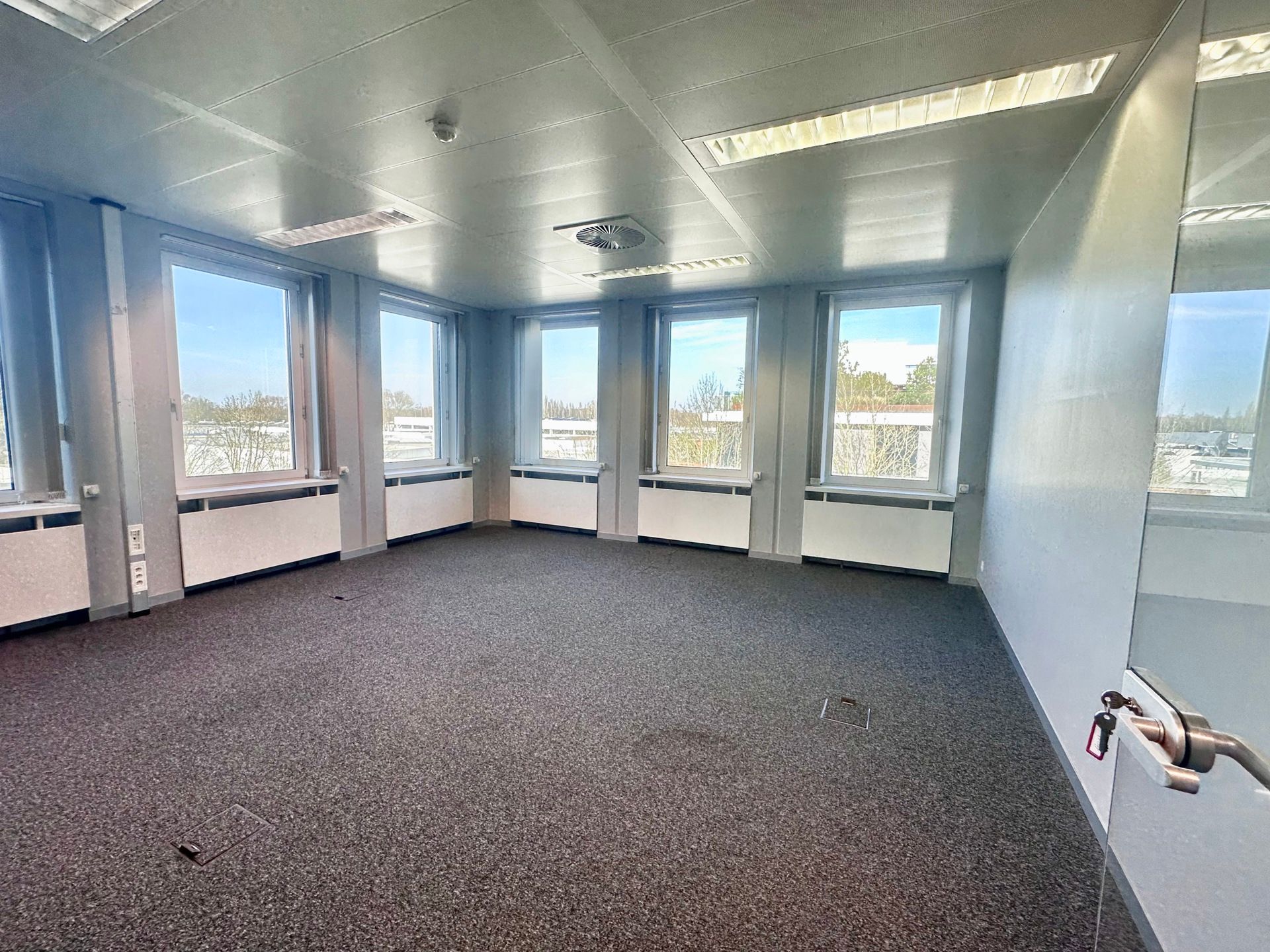 PRINS BOUDEWIJNLAAN 5: MODERNE KANTOORRUIMTES NABIJ E19 foto 8