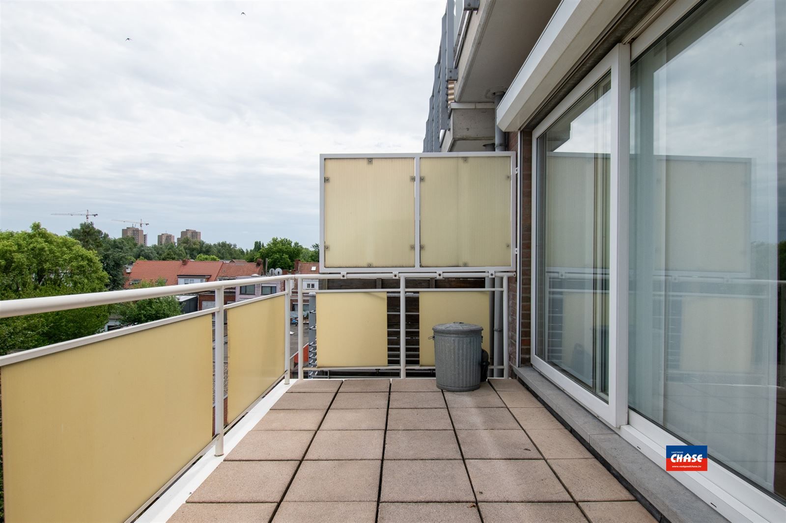 Verzorgd appartement met 3 slaapkamers, terras en ondergrondse autostaanplaats foto 8