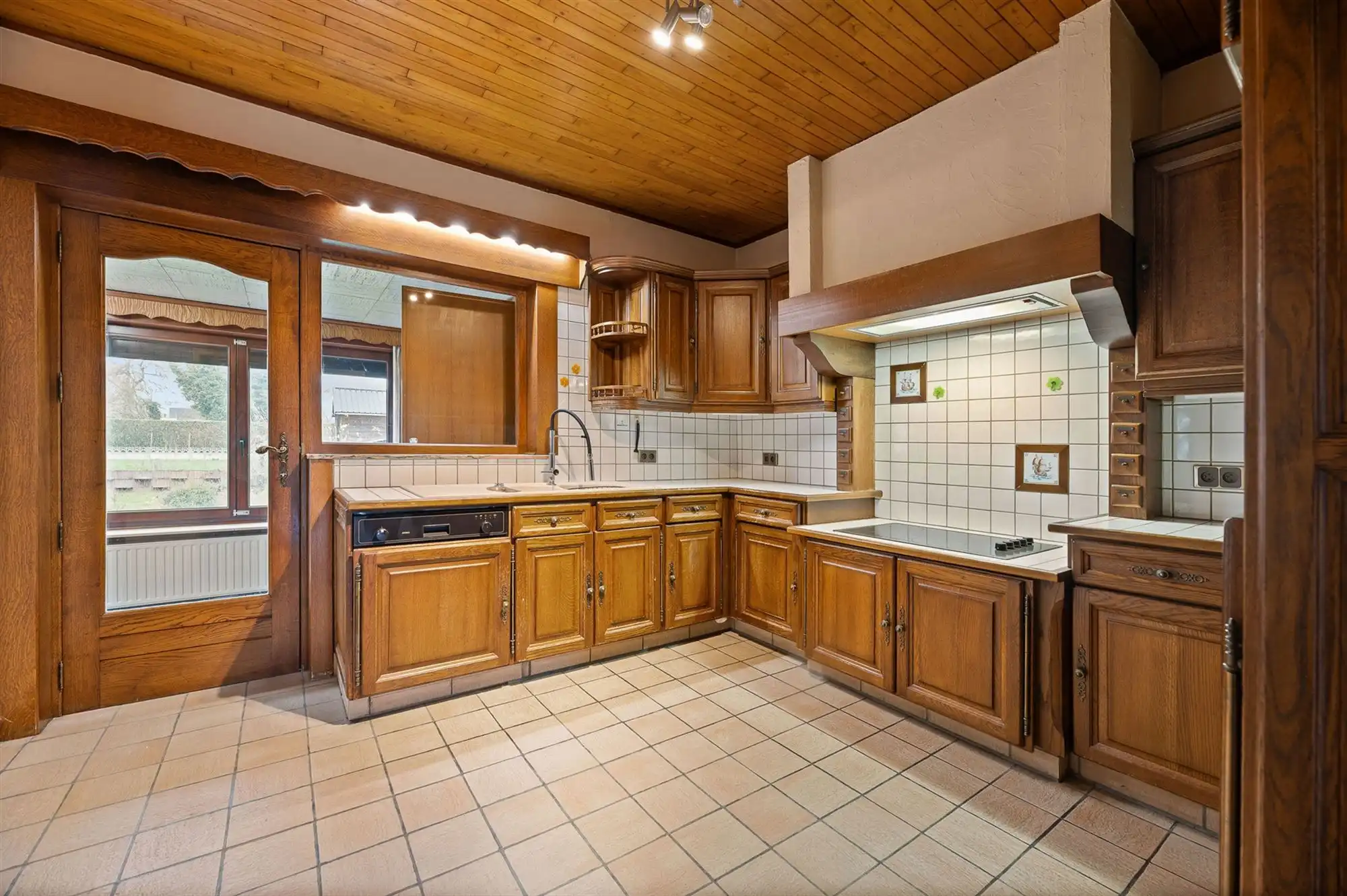 OP TE FRISSEN WONING MET 3 SLAAPKAMERS GELEGEN OP EEN RUIM PERCEEL VAN 11A70CA TE PAAL foto 6