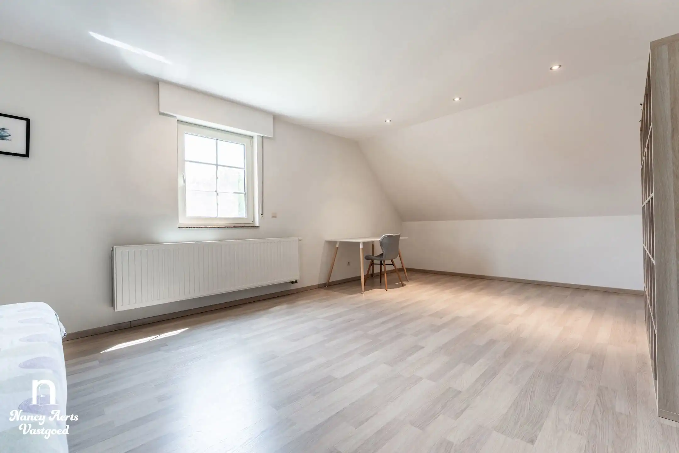 Ruime instapklare woning met prachtige tuin en 4 slaapkamers foto 14