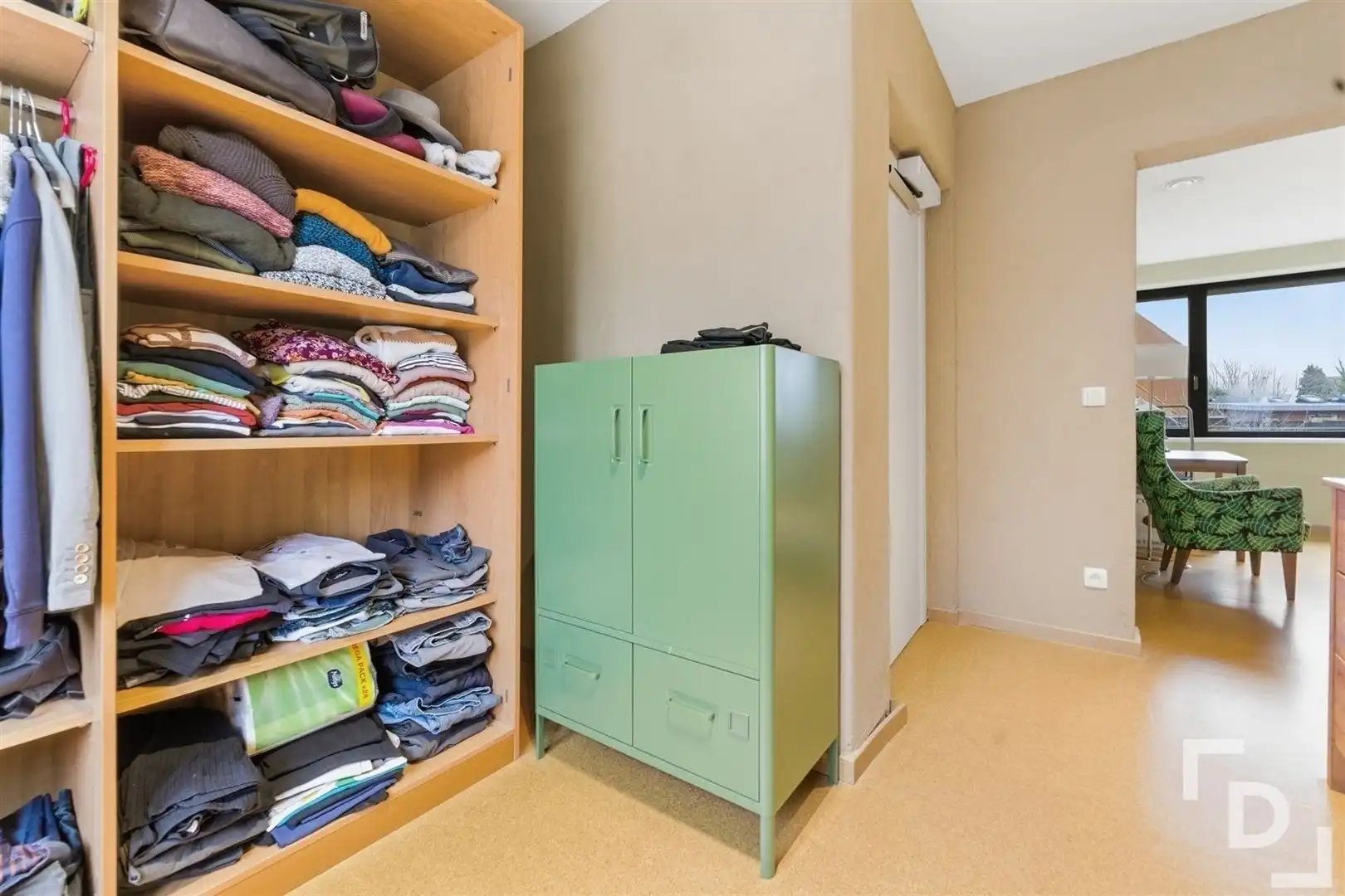 Gerenoveerde woning met huislift op toplocatie in Ieper. foto 12