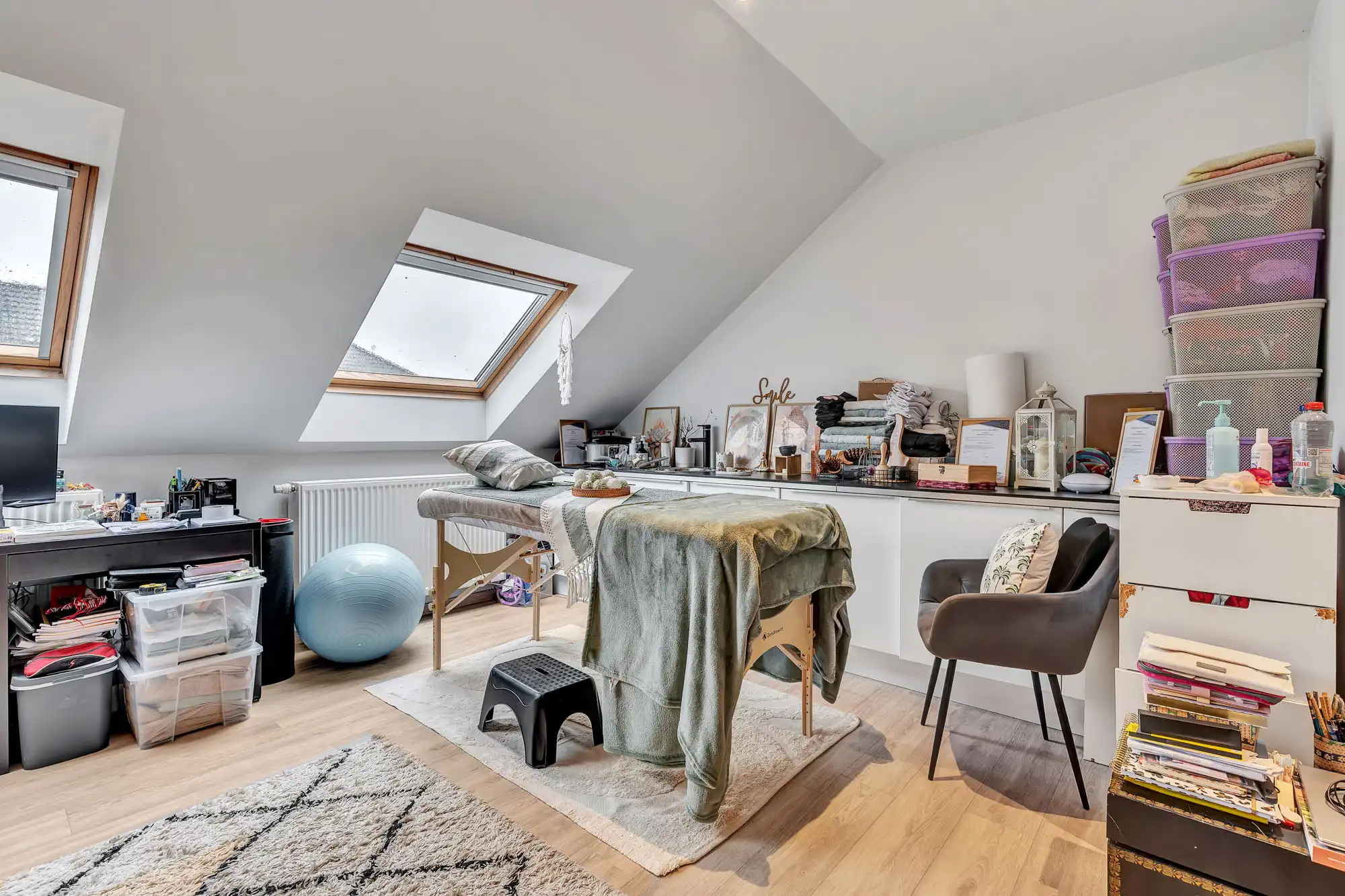 Ruim duplex-appartement met 5 slpks in Sint-Pieters-Leeuw foto 16