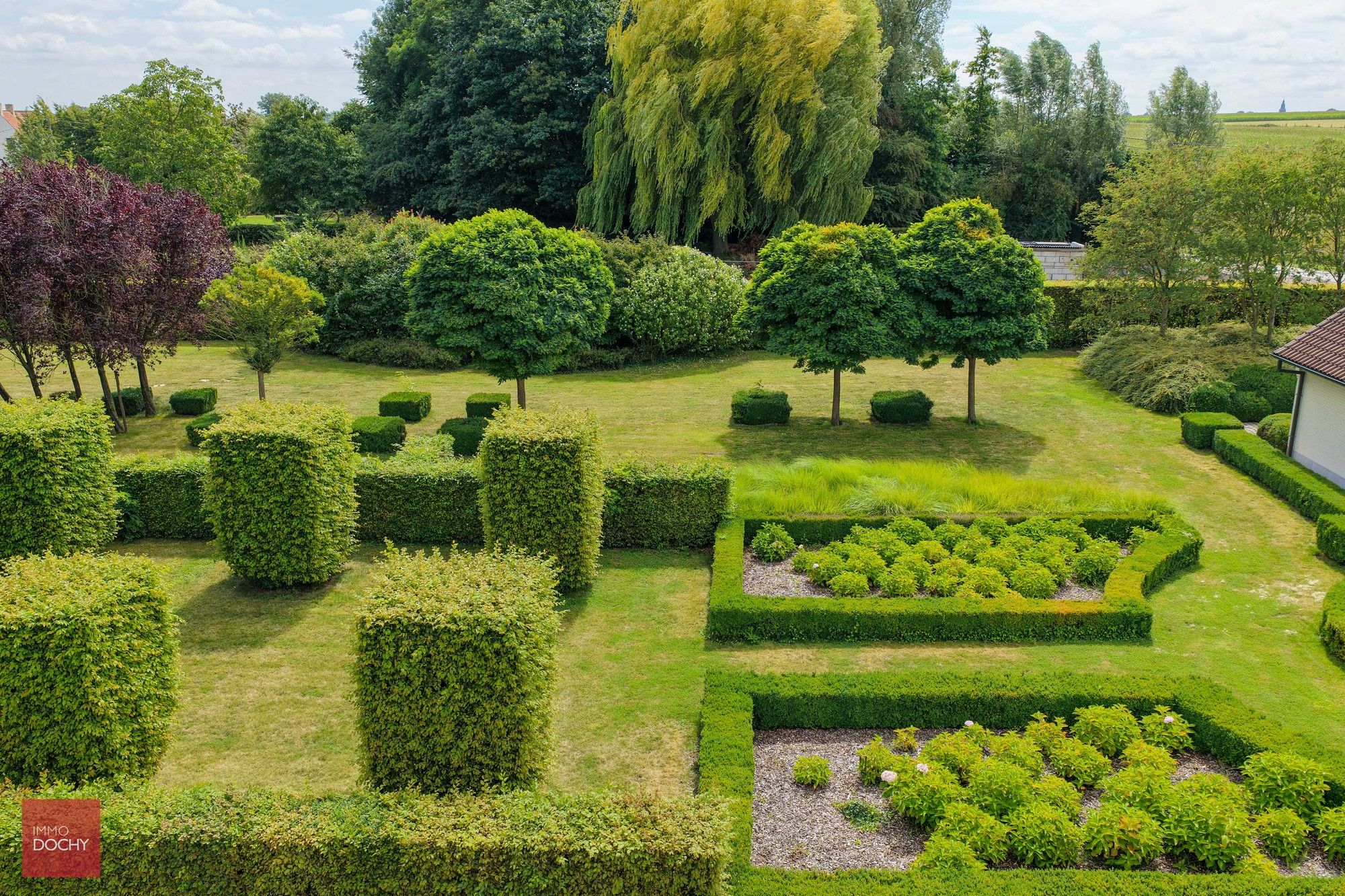 Ruime villa met zwembad en prachtige tuin foto 10