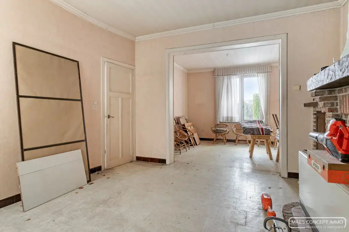 Te renoveren of af te breken woning te koop in Waregem foto 9