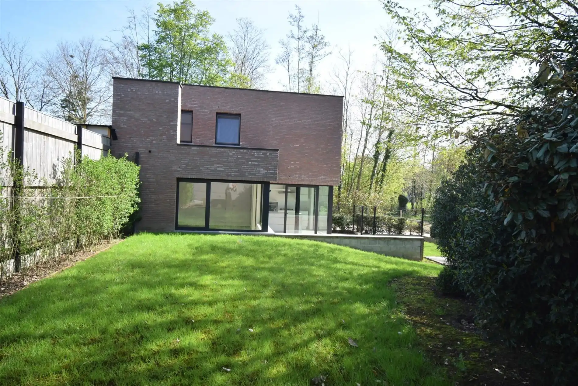 RECENTE WONING MET TUIN IN CENTRUM ROESELARE  foto 3