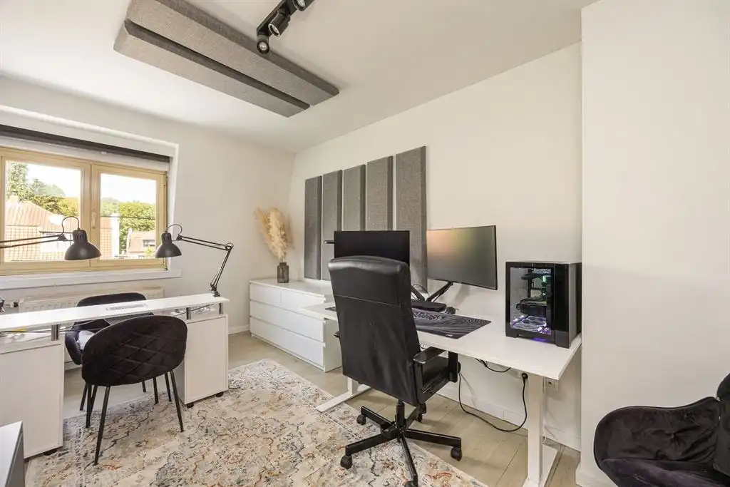 Instapklare woning met zonnige tuin dichtbij Rivierenhof foto 18
