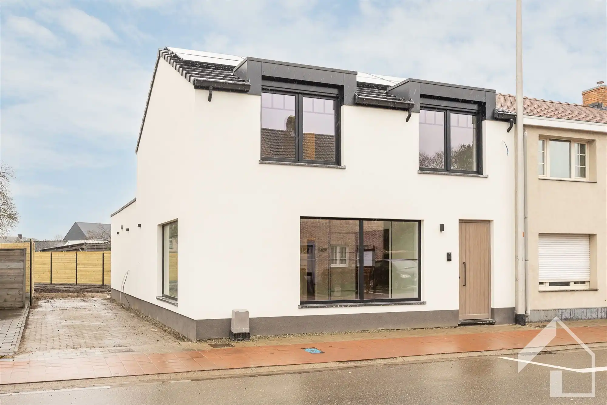 Recent gerenoveerde woning met hoogwaardige materialen foto 21