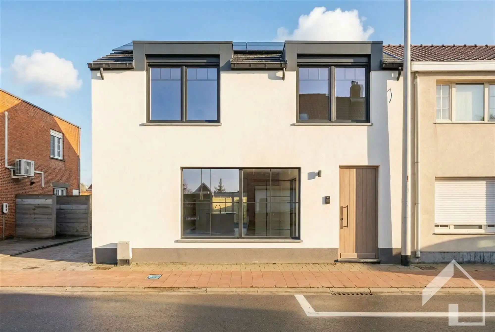 Recent gerenoveerde woning met hoogwaardige materialen foto 21