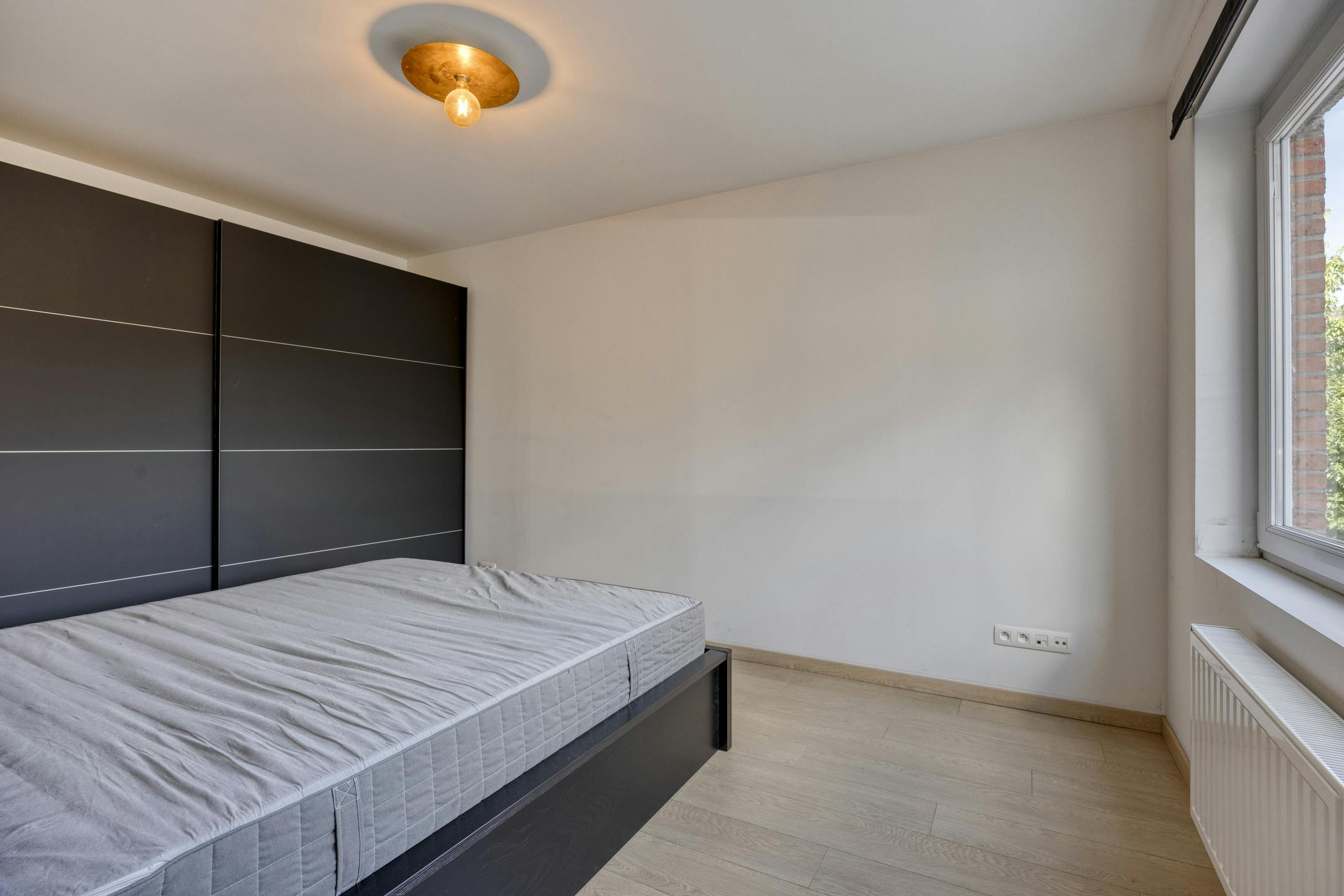 Lichtrijk en ruim gerenoveerd appartement nabij Gent-centrum foto 9