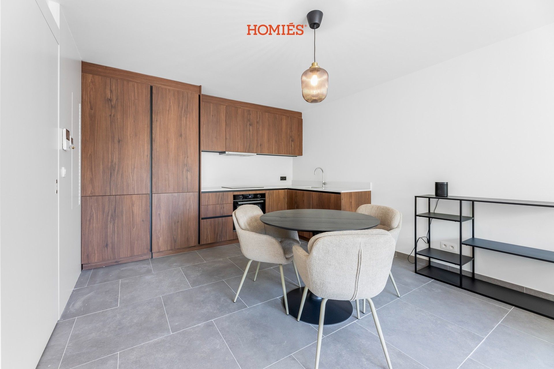 gemeubeld één-slaapkamer appartement met terras foto 4