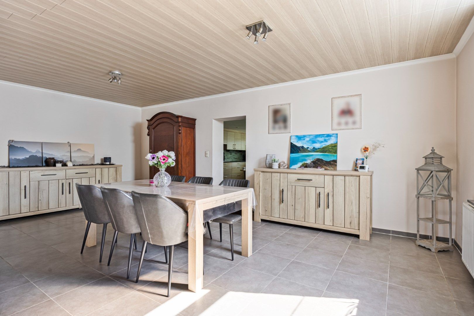 Instapklare woning met 3 SLPKS en zon georiënteerde tuin !  foto 6