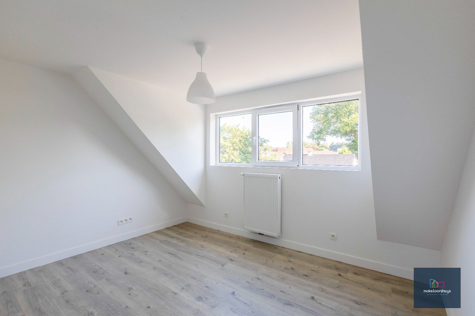 Instapklare energiezuinige woning met 3slpk tuin en staanplaats foto 19