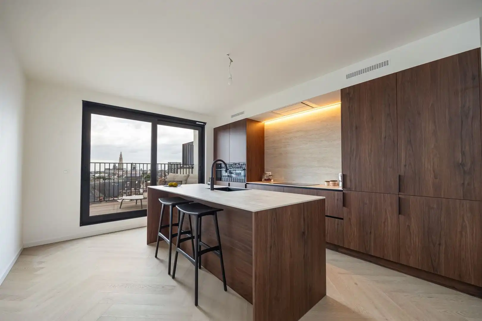 Volledige nieuw duplexappartement bovenop Art-Deco-gebouw foto 8