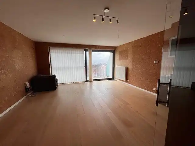 Mooi appartement met 1 slaapkamer in residentie met enorm zonneterras. Bouwjaar 2014. Erfpachtformule. foto 3