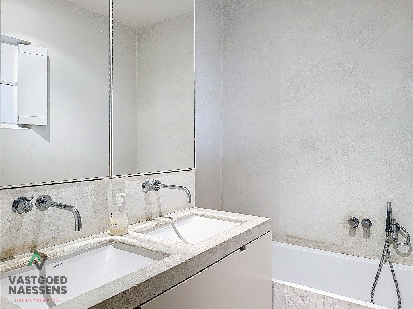 GEMEUBELD 2 SLPK APP MET ZEEZICHT EN 2 TERRASSEN foto 13