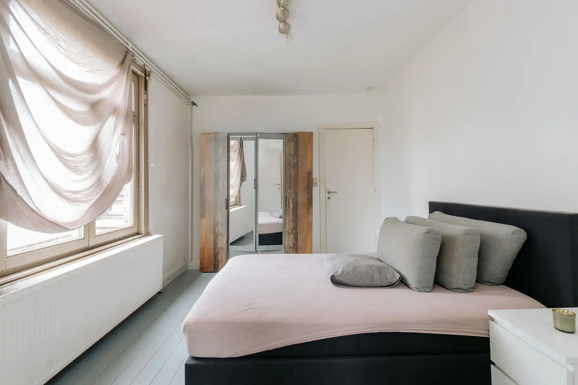 Appartementsgebouw met 3 verhuurde appartementen. foto 9