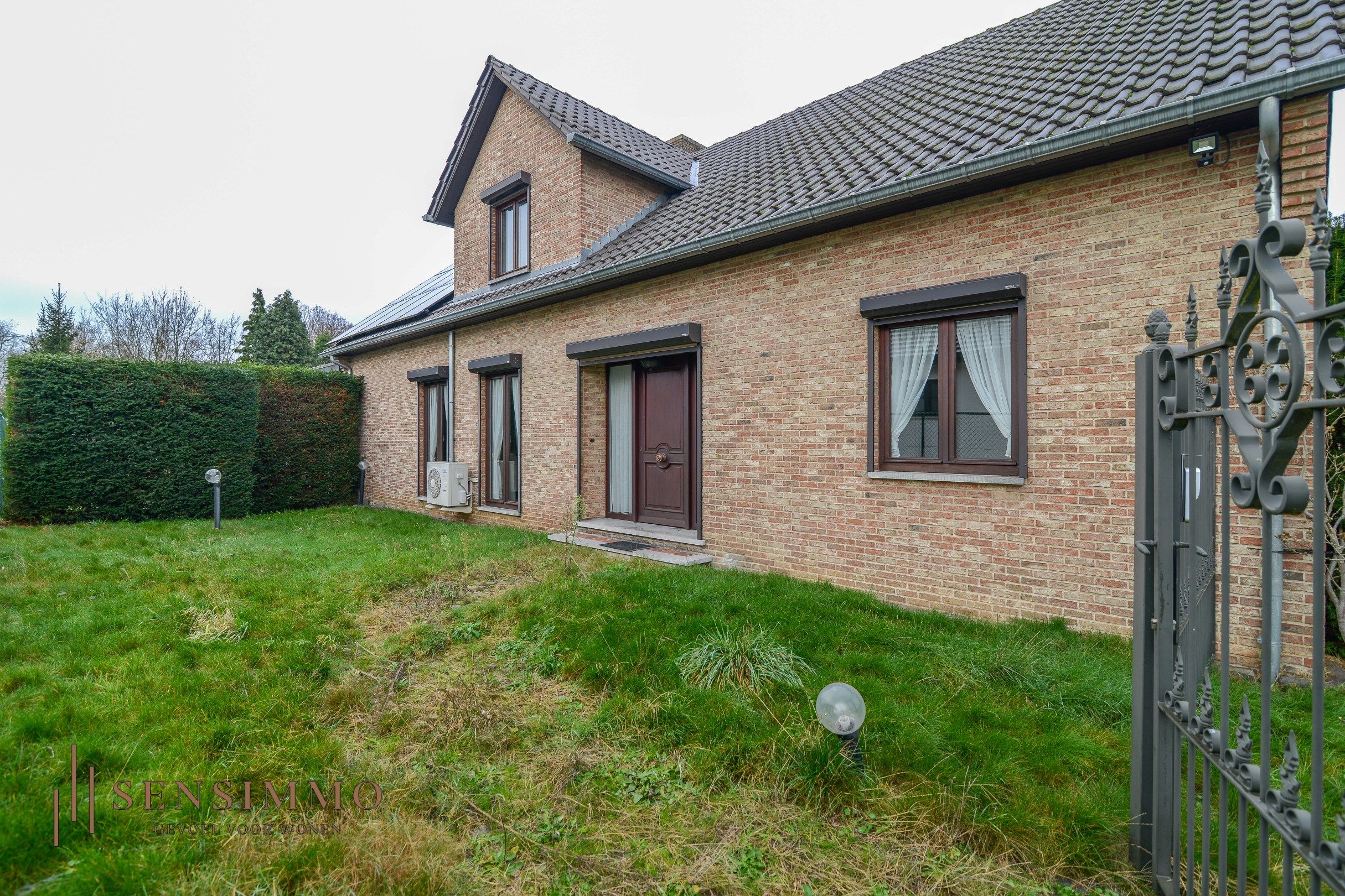 Ruime en energiezuinige woning met 4 slaapkamers op mooi perceel  foto 2