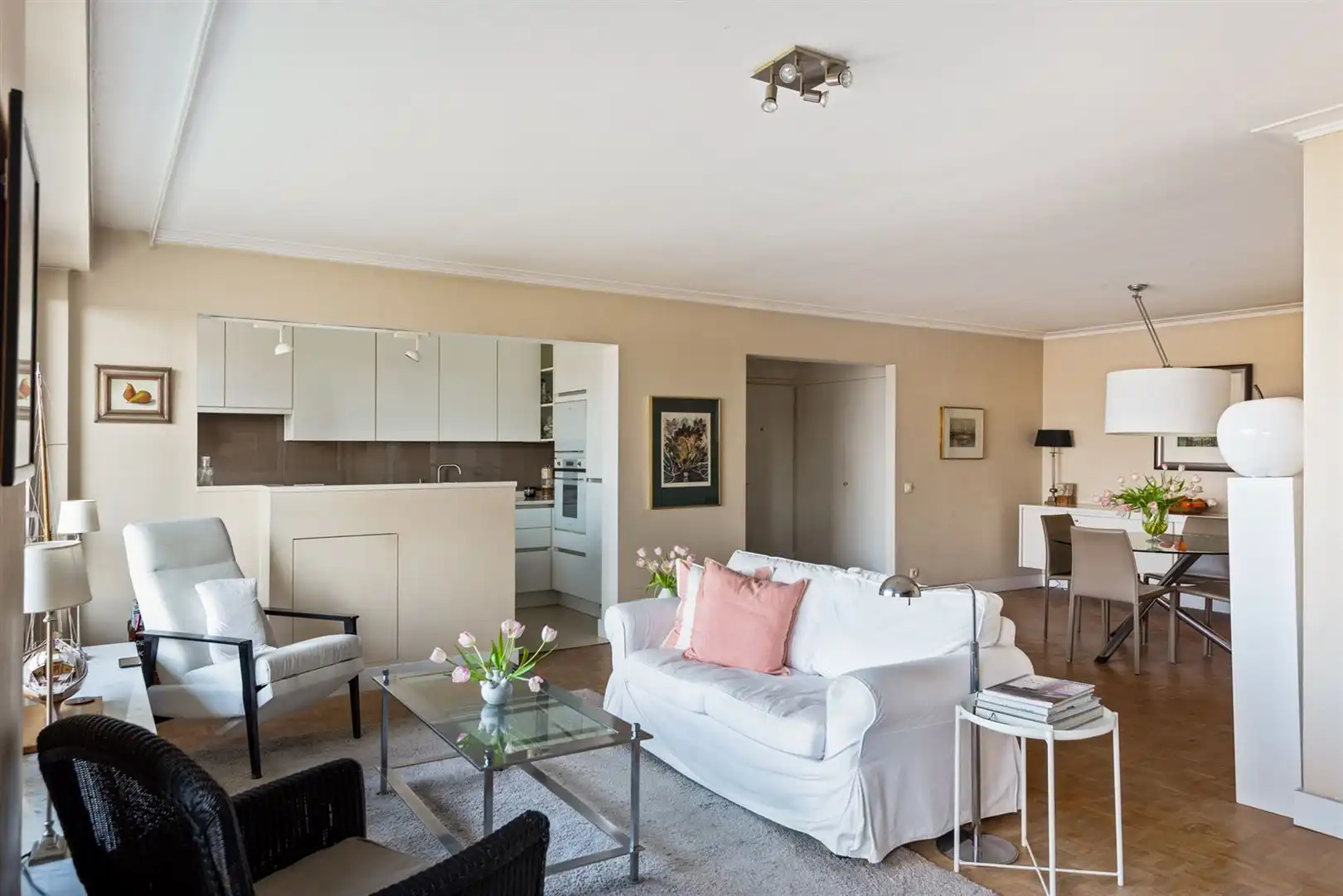 Instapklaar 2 à 3 slaapkamerappartement in goed onderhouden gebouw. foto 5