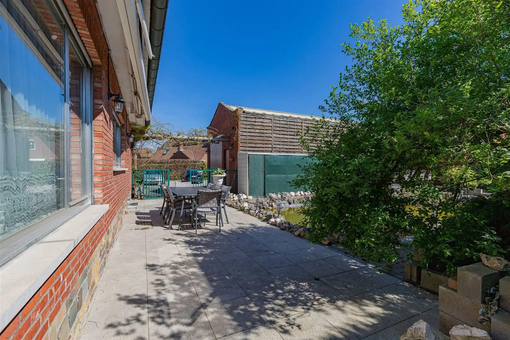 Karaktervolle villa met bijgebouw en ruime parking foto 17