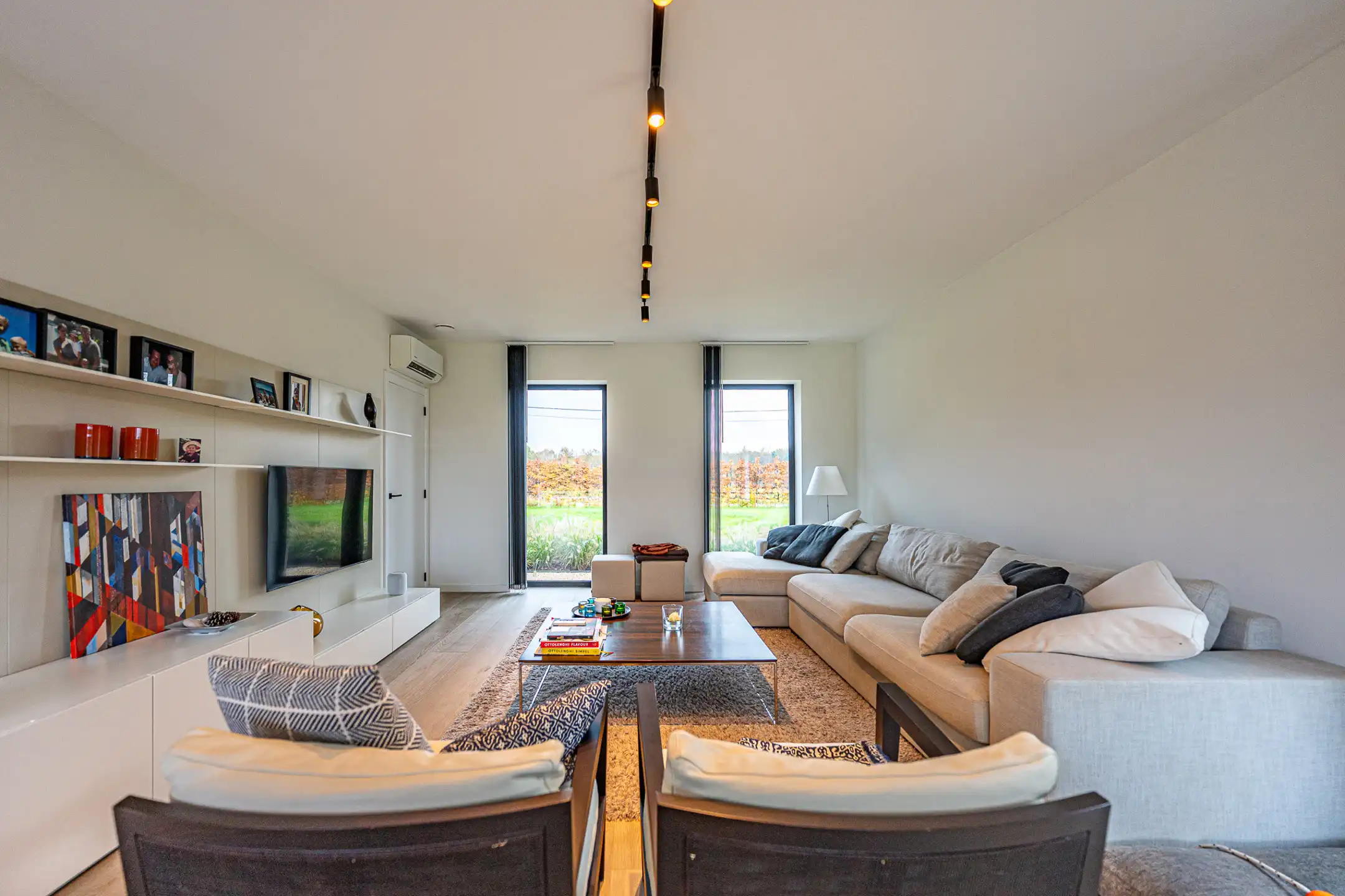 Hedendaagse villa met landelijke charme op 16 are perceel foto 8