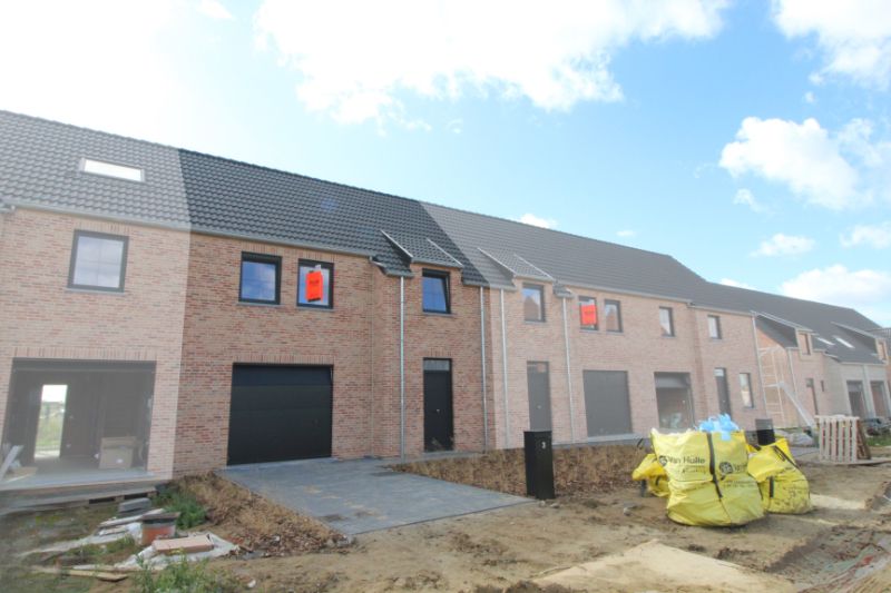 Zeer energiezuinige nieuwbouwwoning te Roeselare foto {{pictureIndex}}