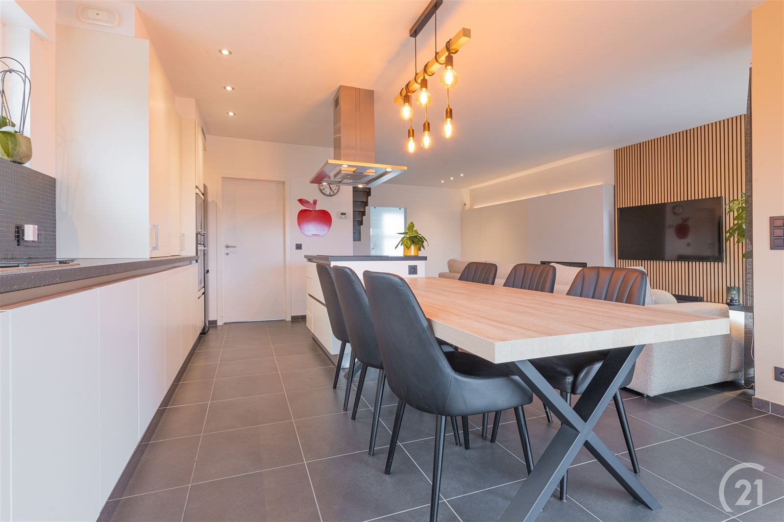 Moderne,  luxueuse  3 gevelwoning met tuin en carport op 3 are 77 foto 8