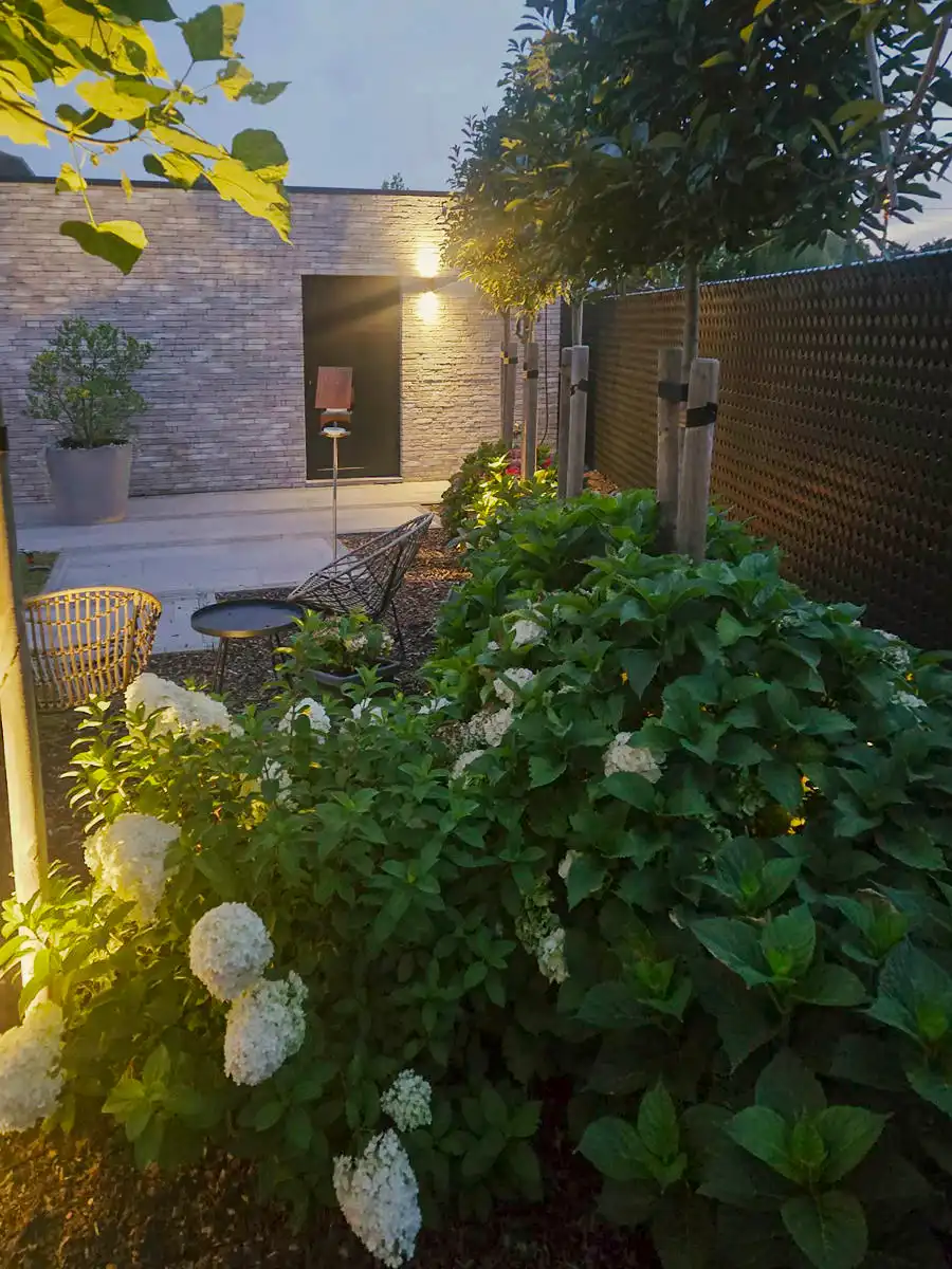 Instapklaar gelijkvloers appartement met carport, berging, luxe afwerking en aangelegde tuin foto 30