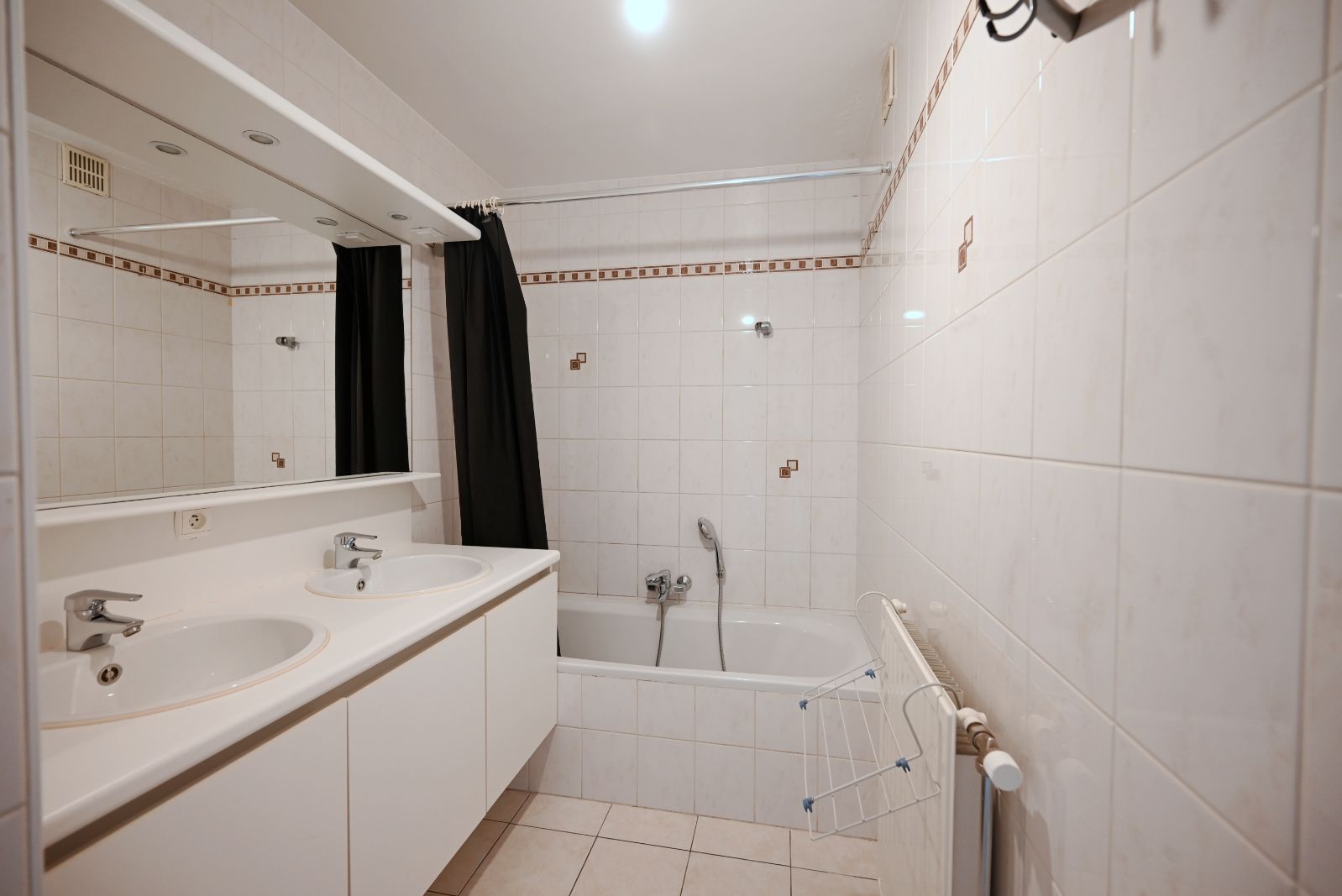 Appartement met 2 slaapkamers in centrum Ardooie! foto 6