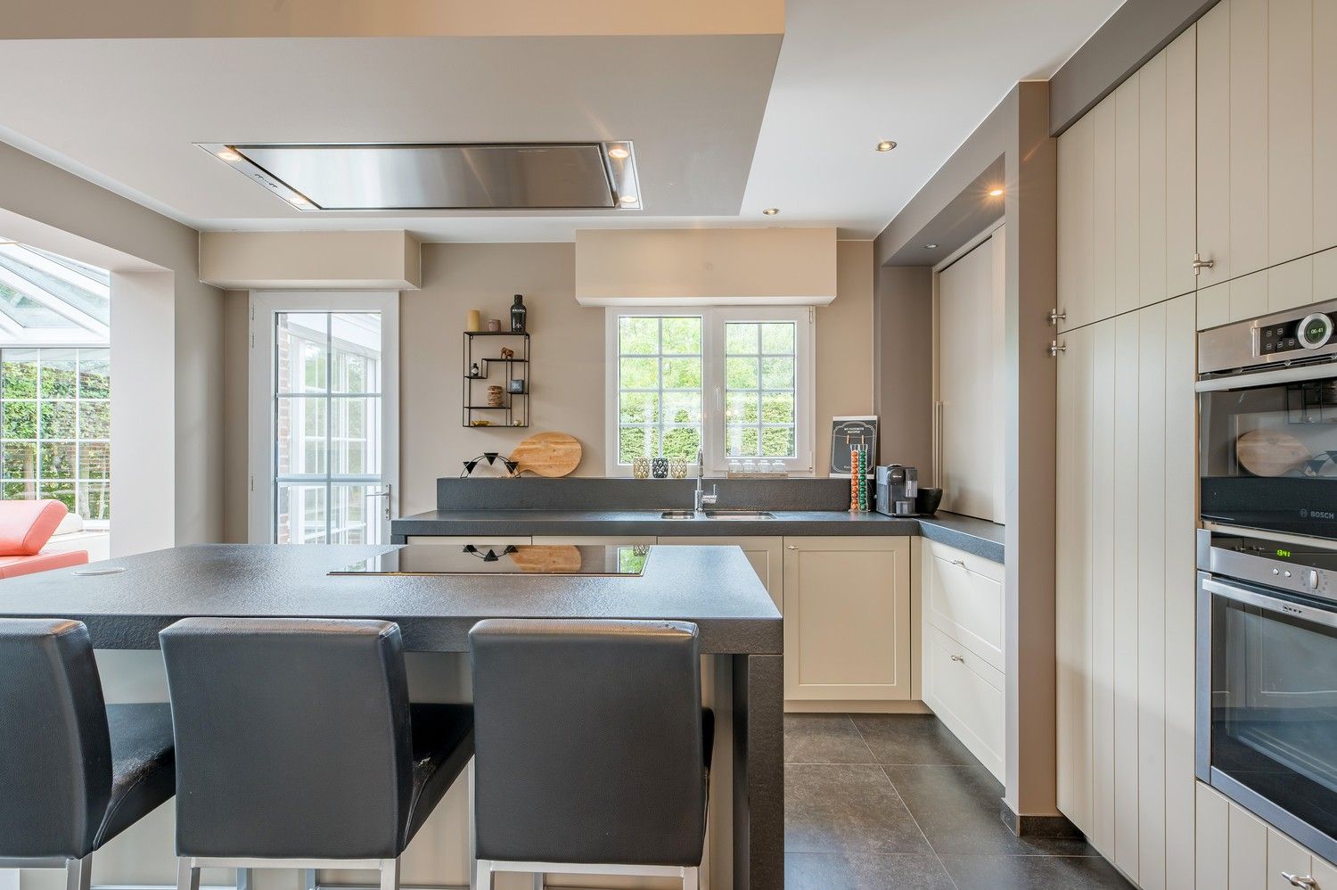INSTAPKLARE WONING I ZWEMBAD I 4 SLPK foto 12