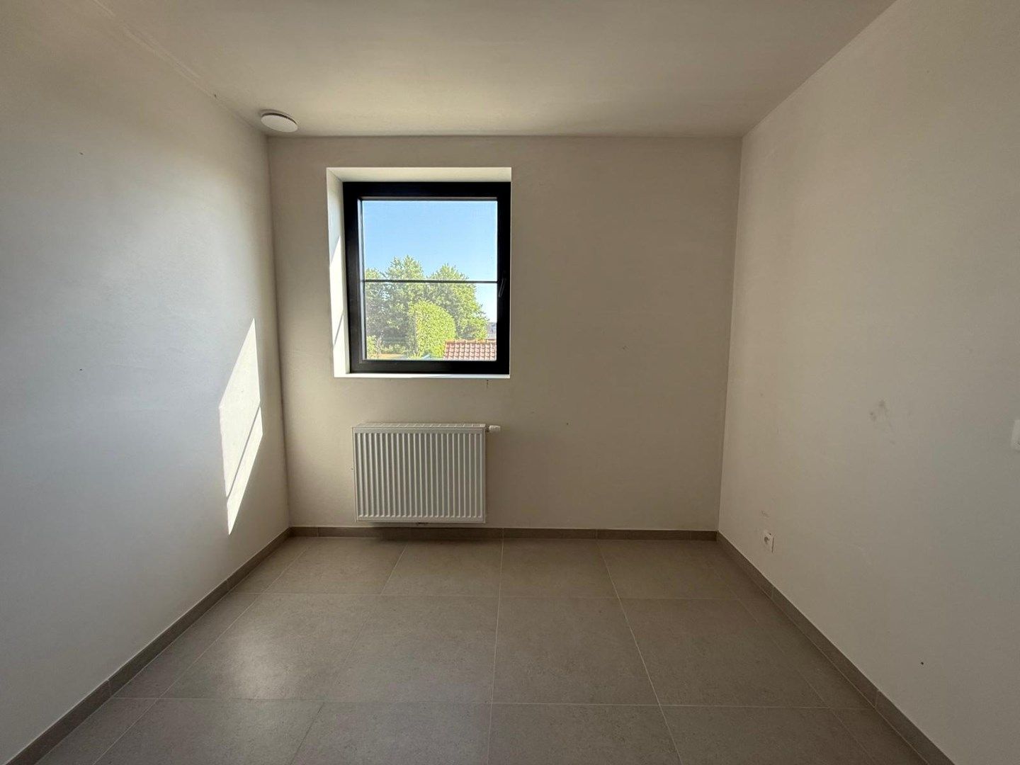 Instapklare nieuwe woning in een rustige woonwijk  foto 9