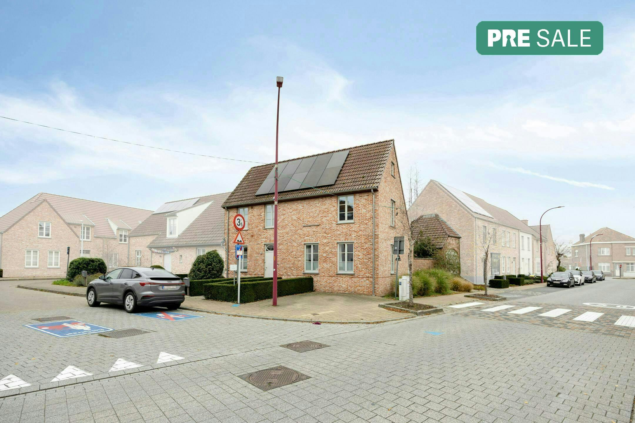 Instapklare woning Astene met 4 slaapkamers en 3 badkamers foto {{pictureIndex}}