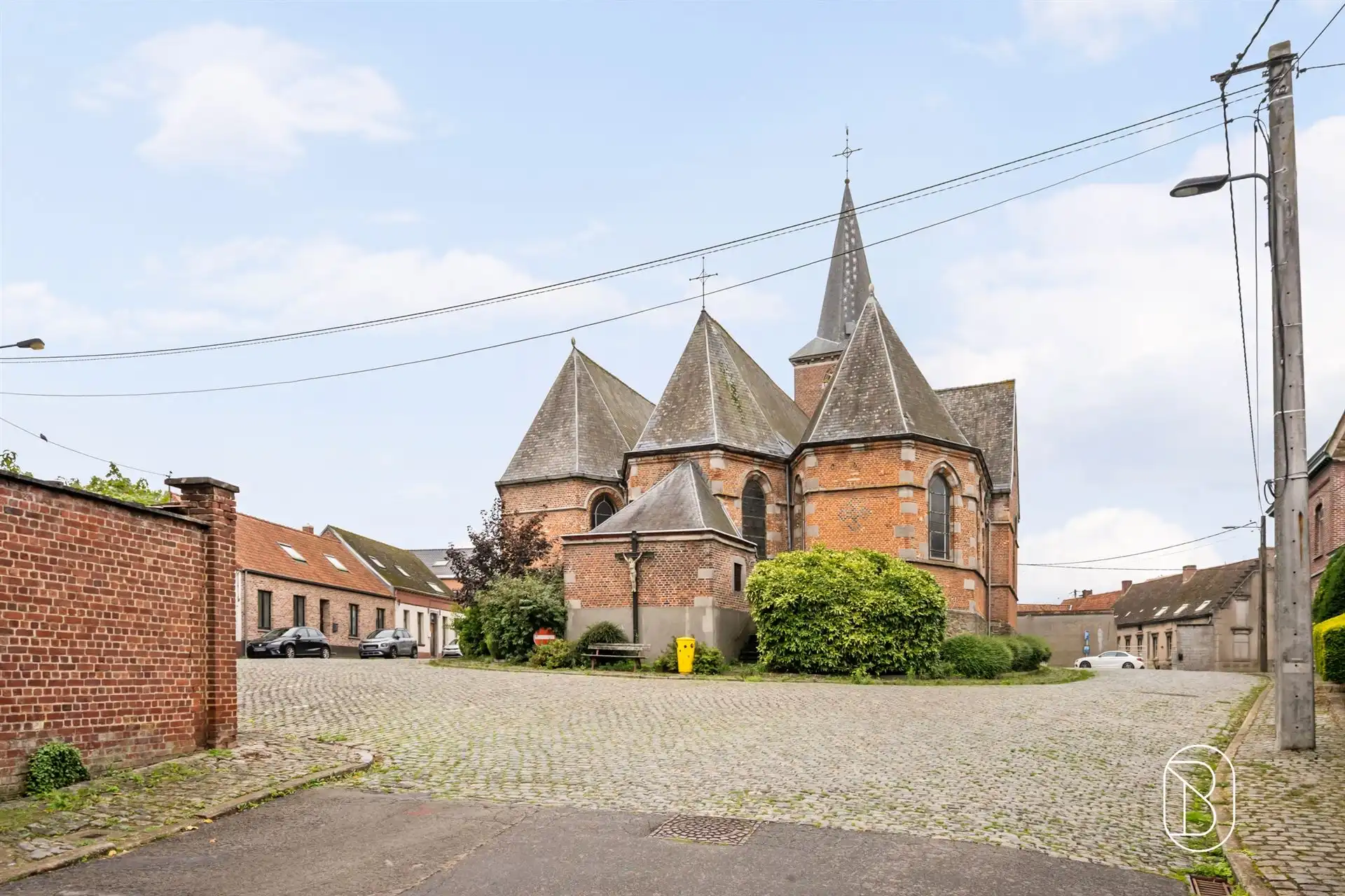 Grote woning met koer en 5 slk.  foto 9