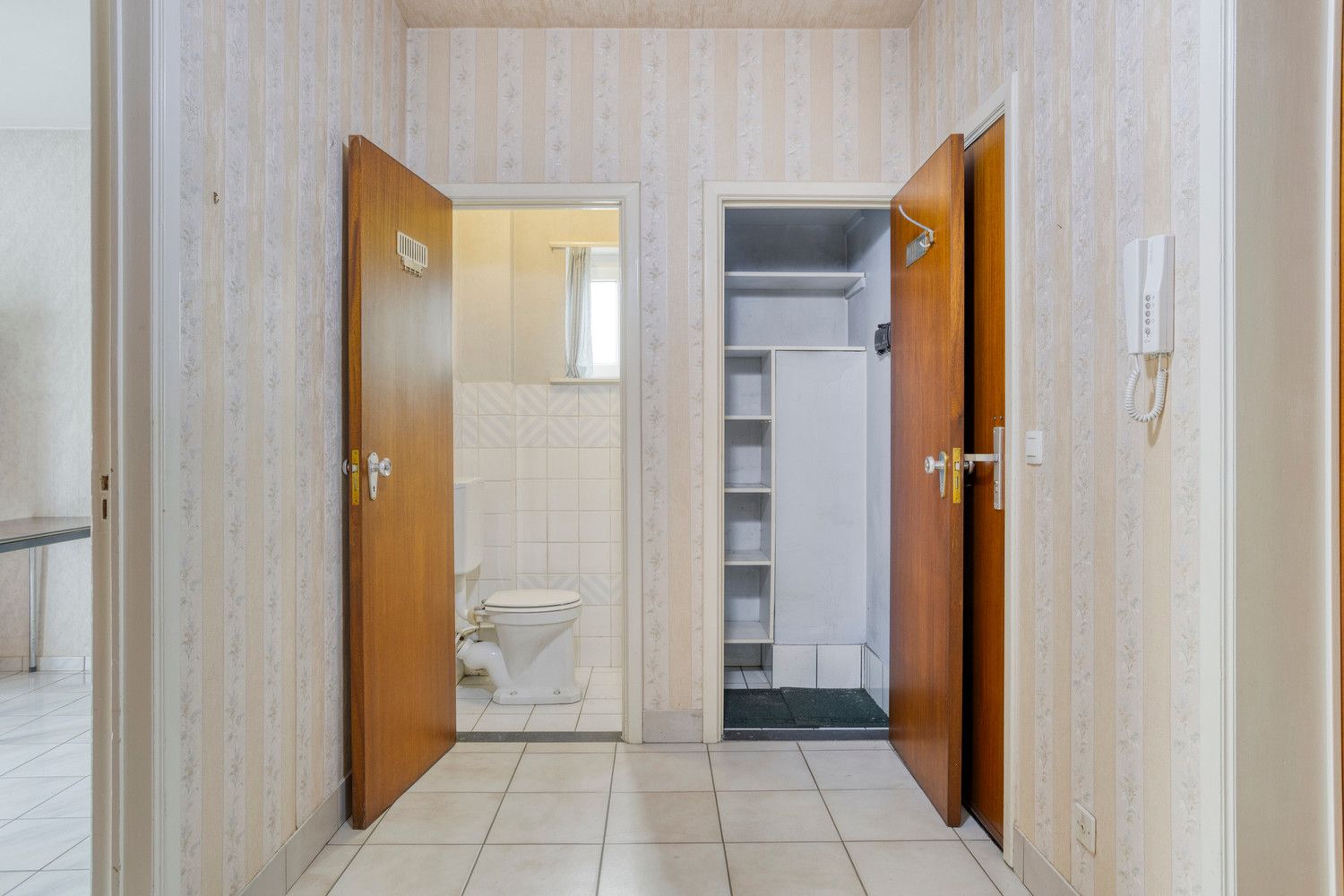 Te renoveren gelijkvloers appartement met 2 slaapkamers en tuin! foto 24