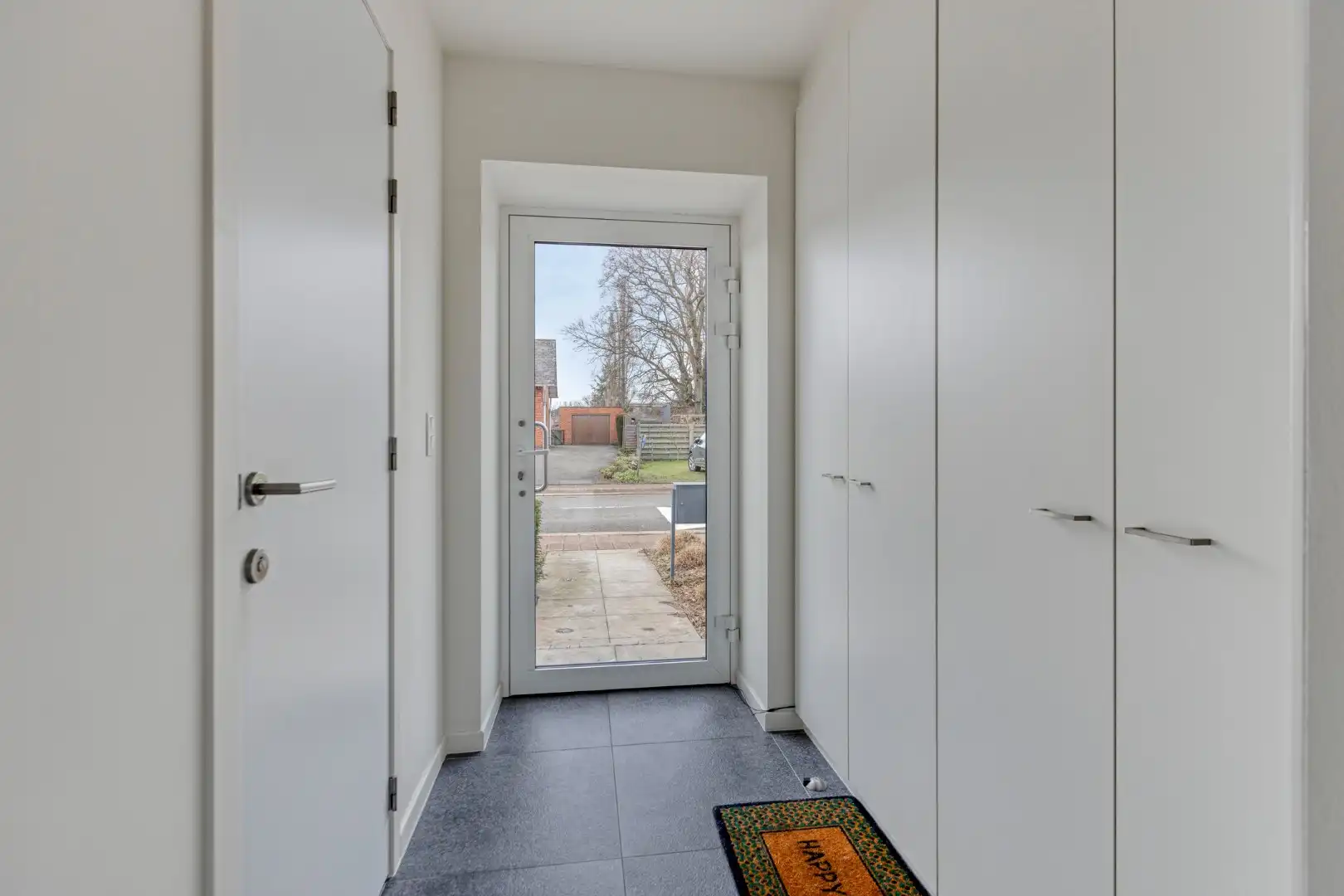 Ruime recente woning met 3 slpks en 2 badkamers, gelegen op een zonnig perceel in Mol - Achterbos !  foto 2