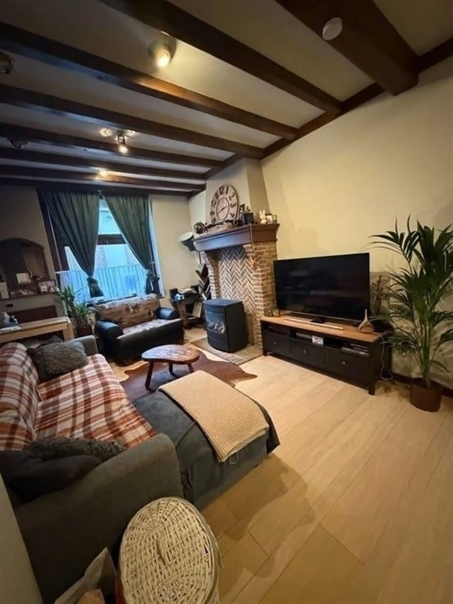 Ruime woning met zonnige tuin! foto 6