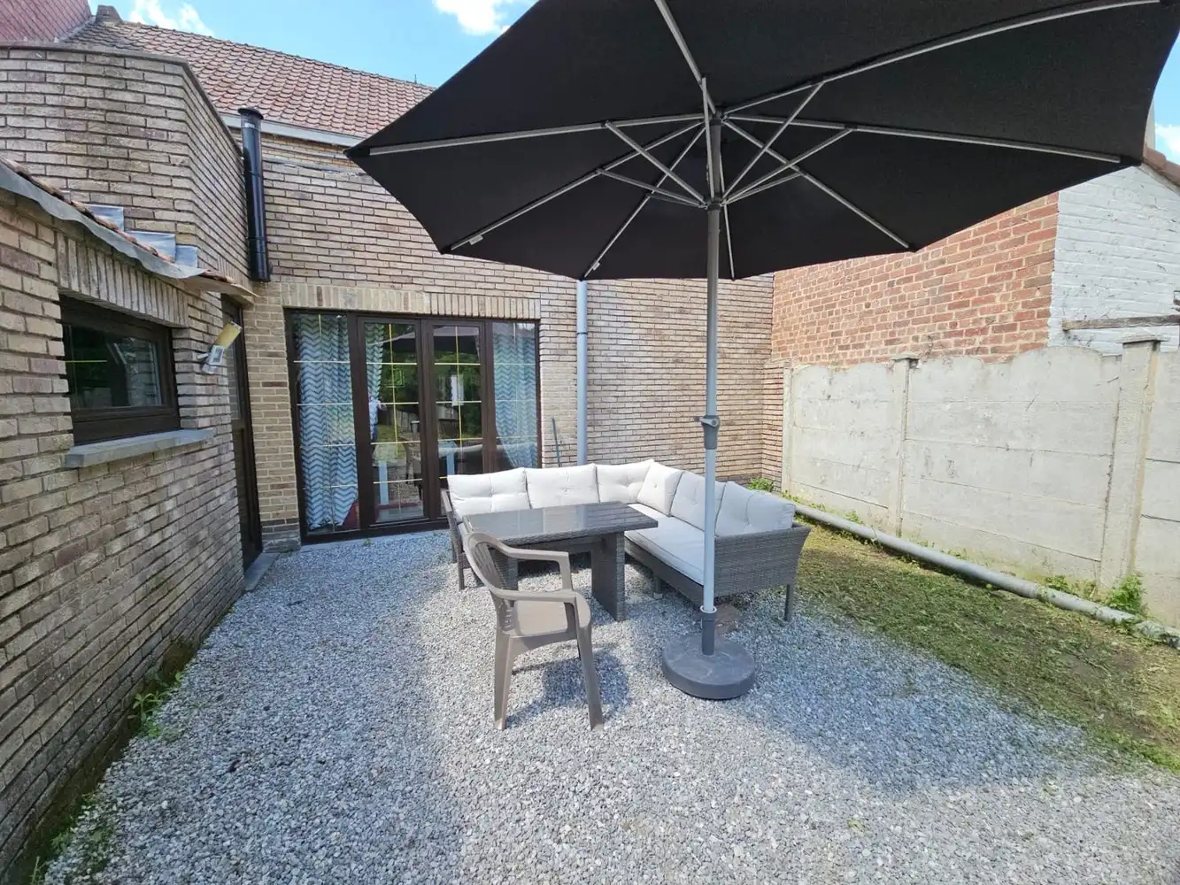 Ruime woning met tuin, 4 slaapkamers en 2 garages foto 6